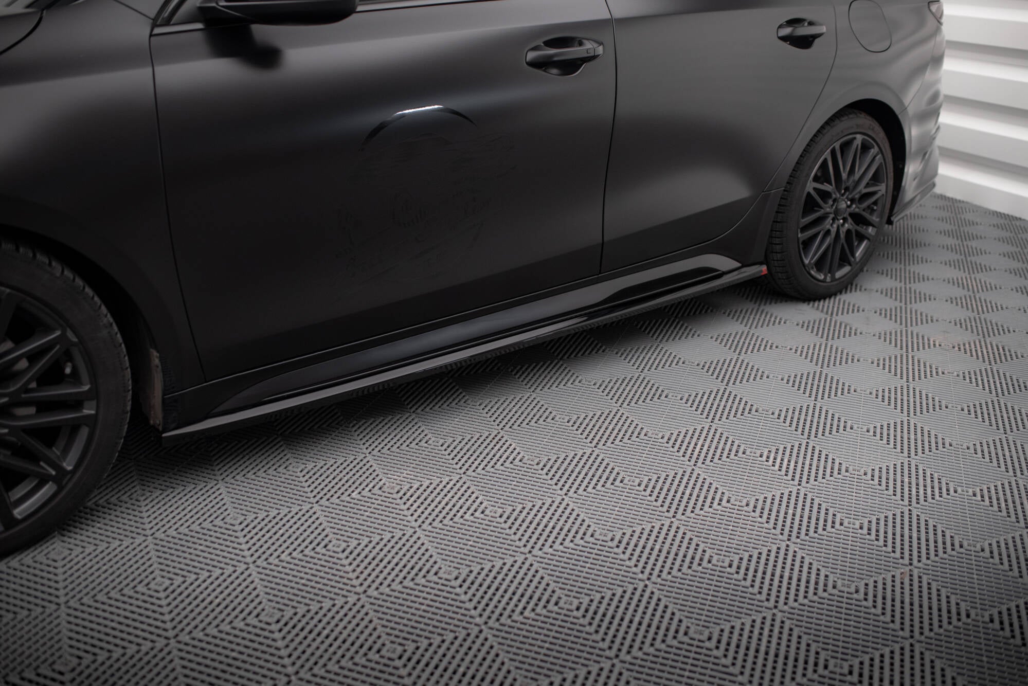 Maxton Design Street+ Seitenschweller Leisten passend für Kia Proceed GT / GT-Line Mk1 Facelift / Ceed GT Mk3 Facelift schwarz Hochglanz