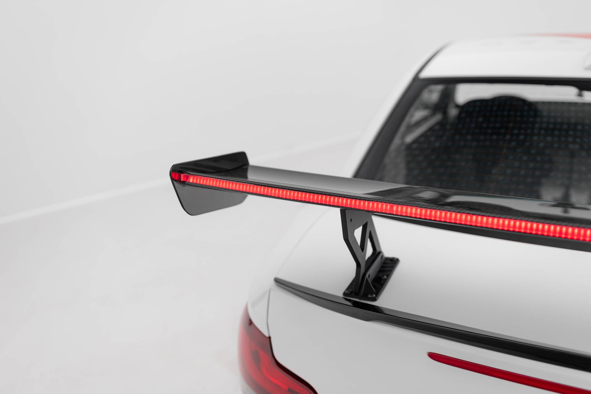 Maxton Design Carbon Spoiler With Internal Brackets Uprights V.1 + LED BMW 1er M E82 für BMW M1 E82