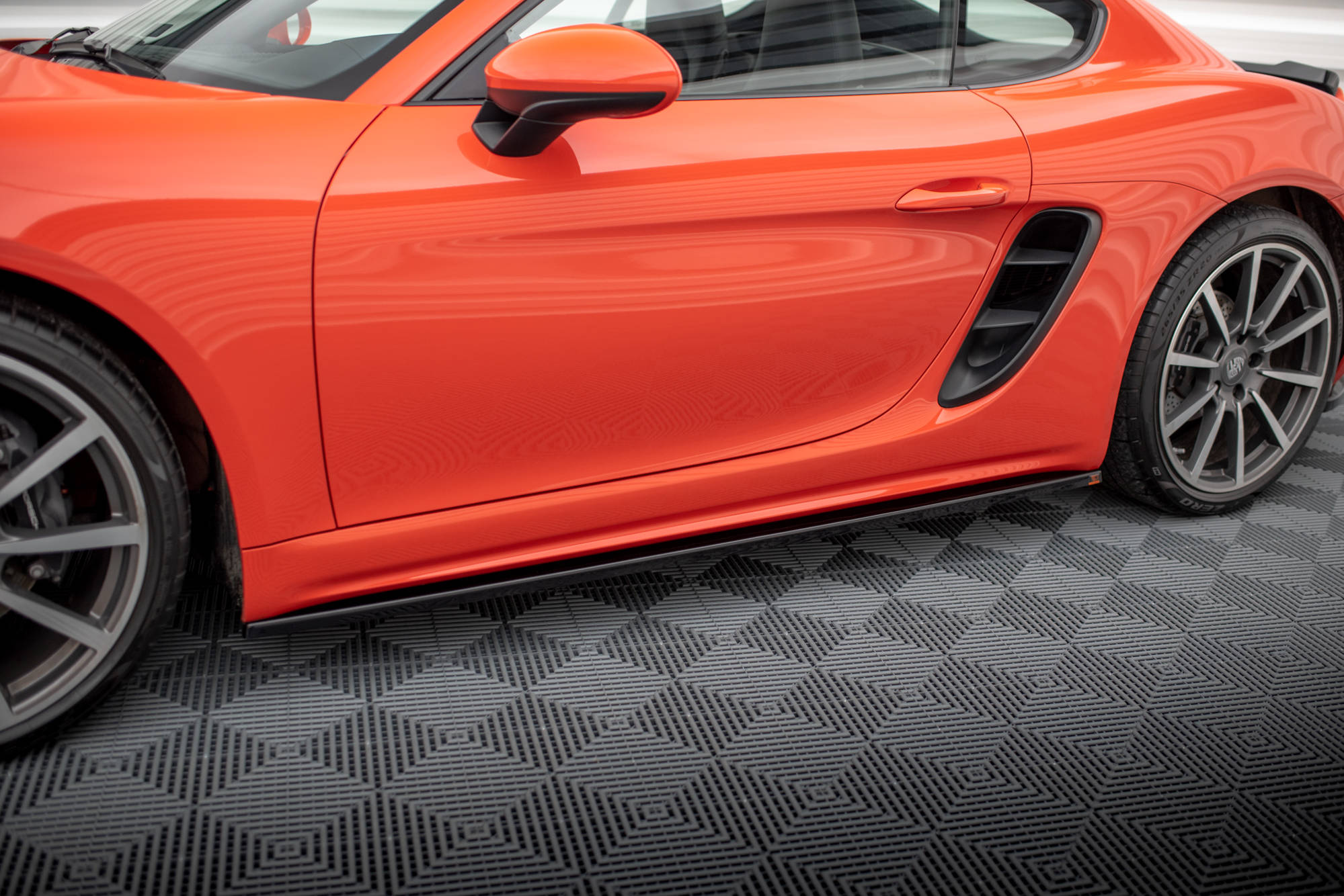 Maxton Design Street+ Seitenschweller Leisten passend für Porsche 718 Cayman 982c schwarz Hochglanz