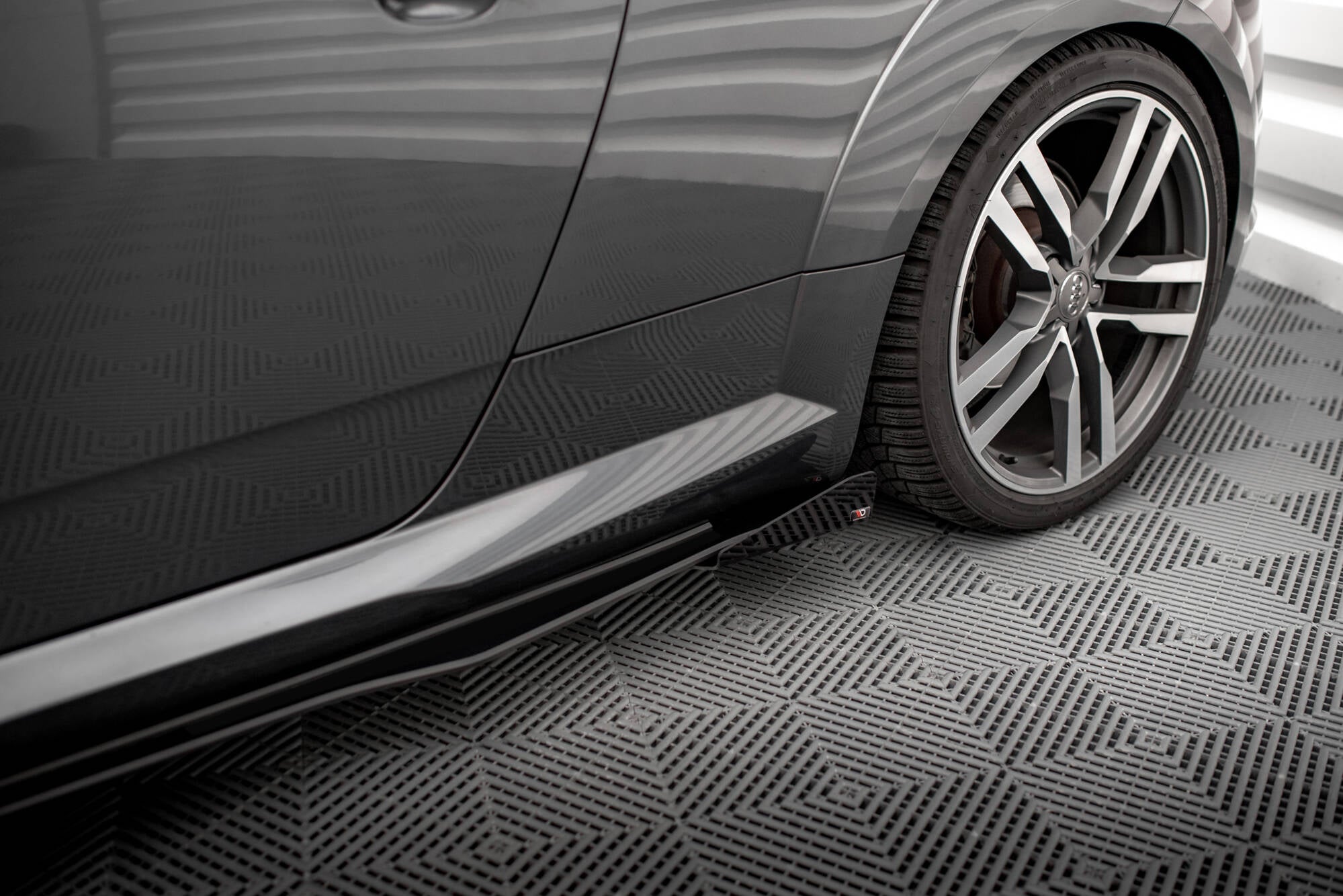 Maxton Design Seitenschweller Flaps passend für Audi TT S / S-Line 8S schwarz Hochglanz