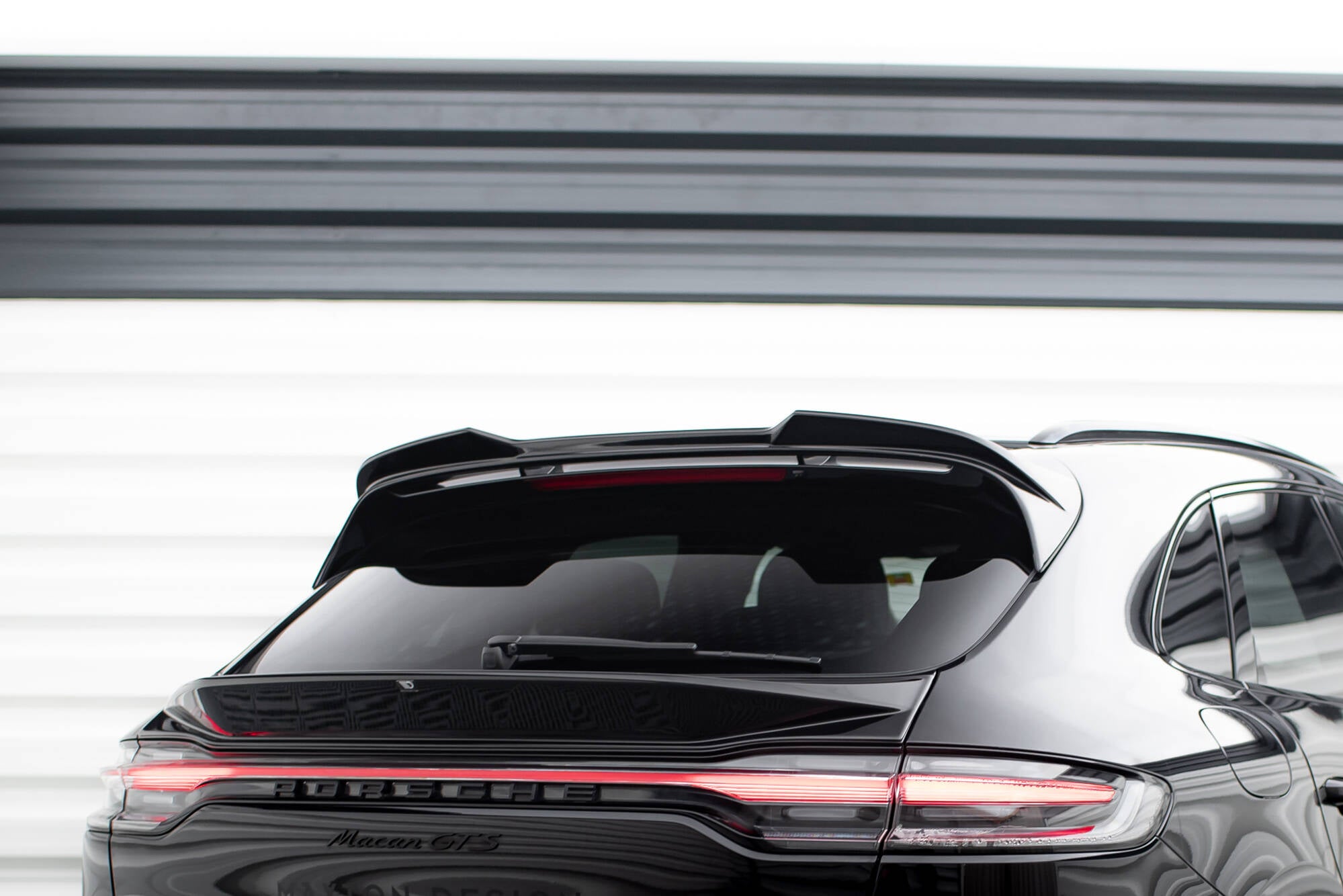 Maxton Design Höher Spoiler CAP 3D passend für Porsche Macan GTS Mk1 Facelift 2 schwarz Hochglanz
