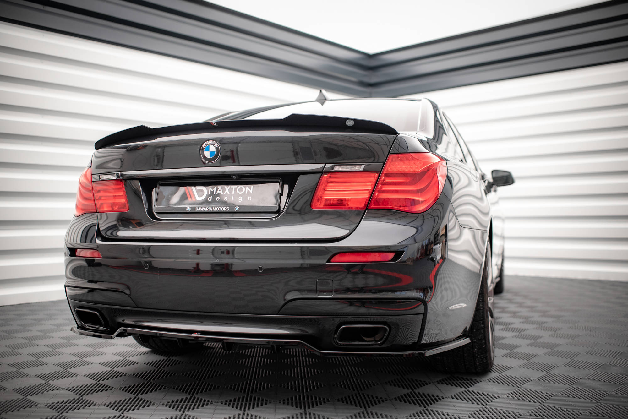 Maxton Design Spoiler CAP passend für BMW 7 M-Paket F01 schwarz Hochglanz