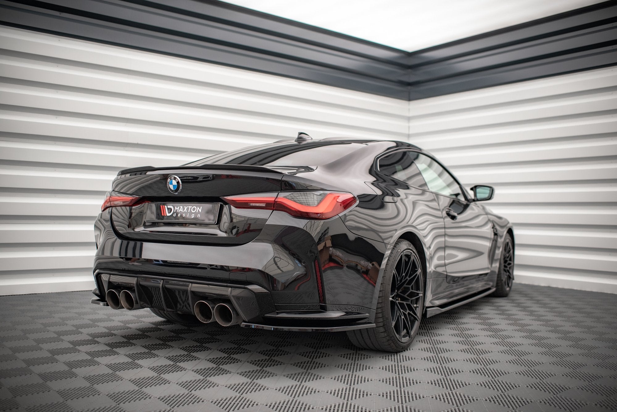 Maxton Design Heck Ansatz Flaps Diffusor V.1 passend für BMW M4 G82 / G82 Facelift schwarz Hochglanz