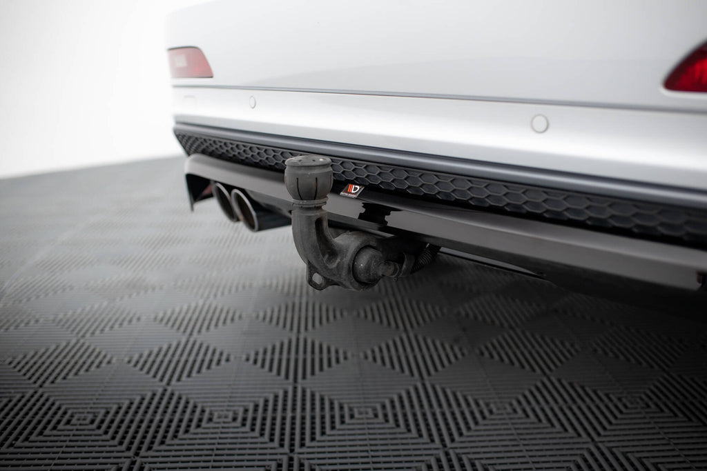 Maxton Design Street+ Mittlerer Diffusor RACE passend für Audi Q3 S-line 8U schwarz Hochglanz