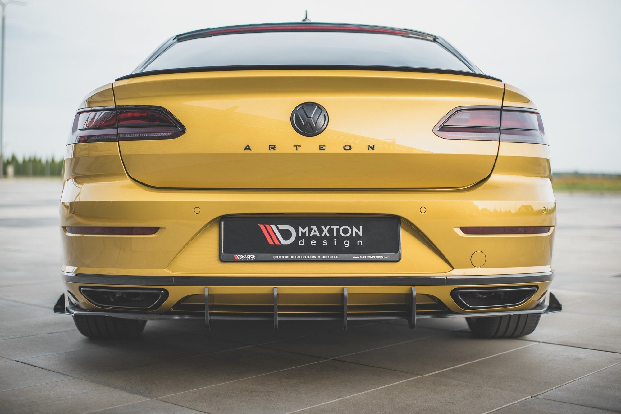 Maxton Design Street Pro Diffusor Heck Ansatz + Flaps passend für VW Arteon R-Line Limousine / Shooting Brake Mk1 schwarz Hochglanz