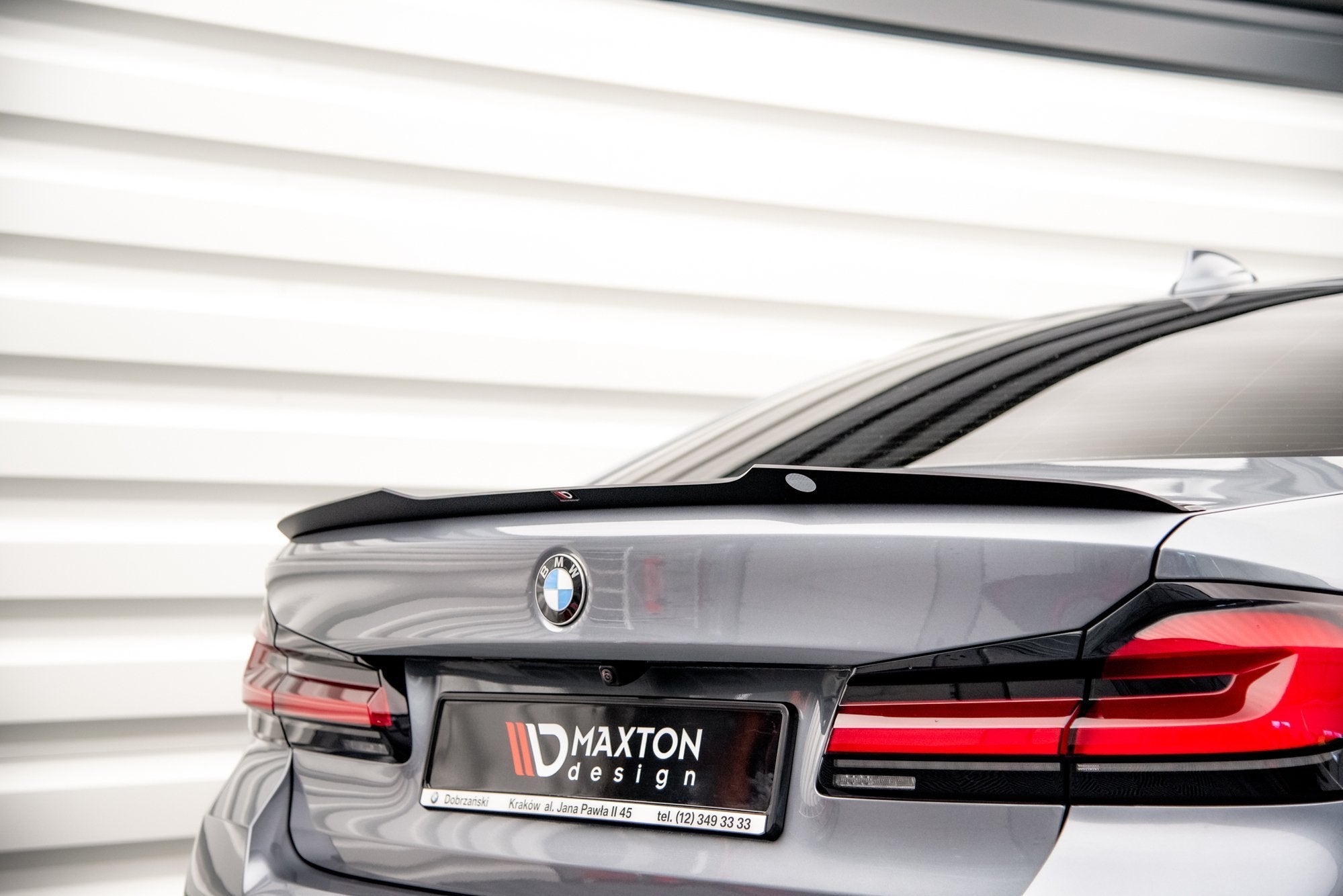 Maxton Design Spoiler CAP V.3 passend für BMW 5er Standard / M-Paket / M550 Limousine G30 / G30 Facelift schwarz Hochglanz