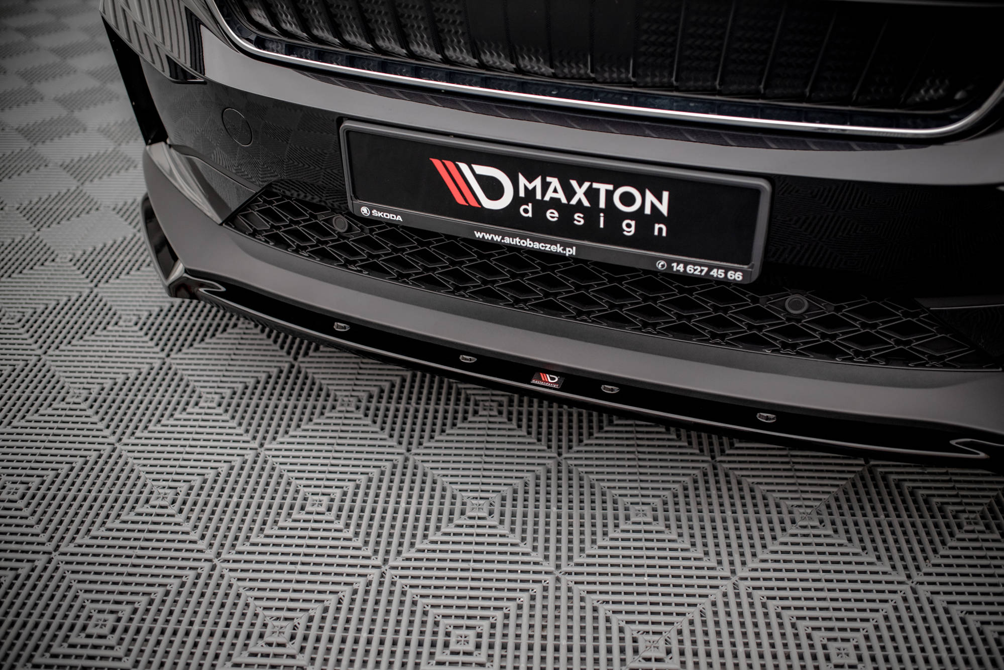Maxton Design Street+ Spoilerlippe Front Ansatz V.2 passend für Skoda Enyaq iV schwarz Hochglanz