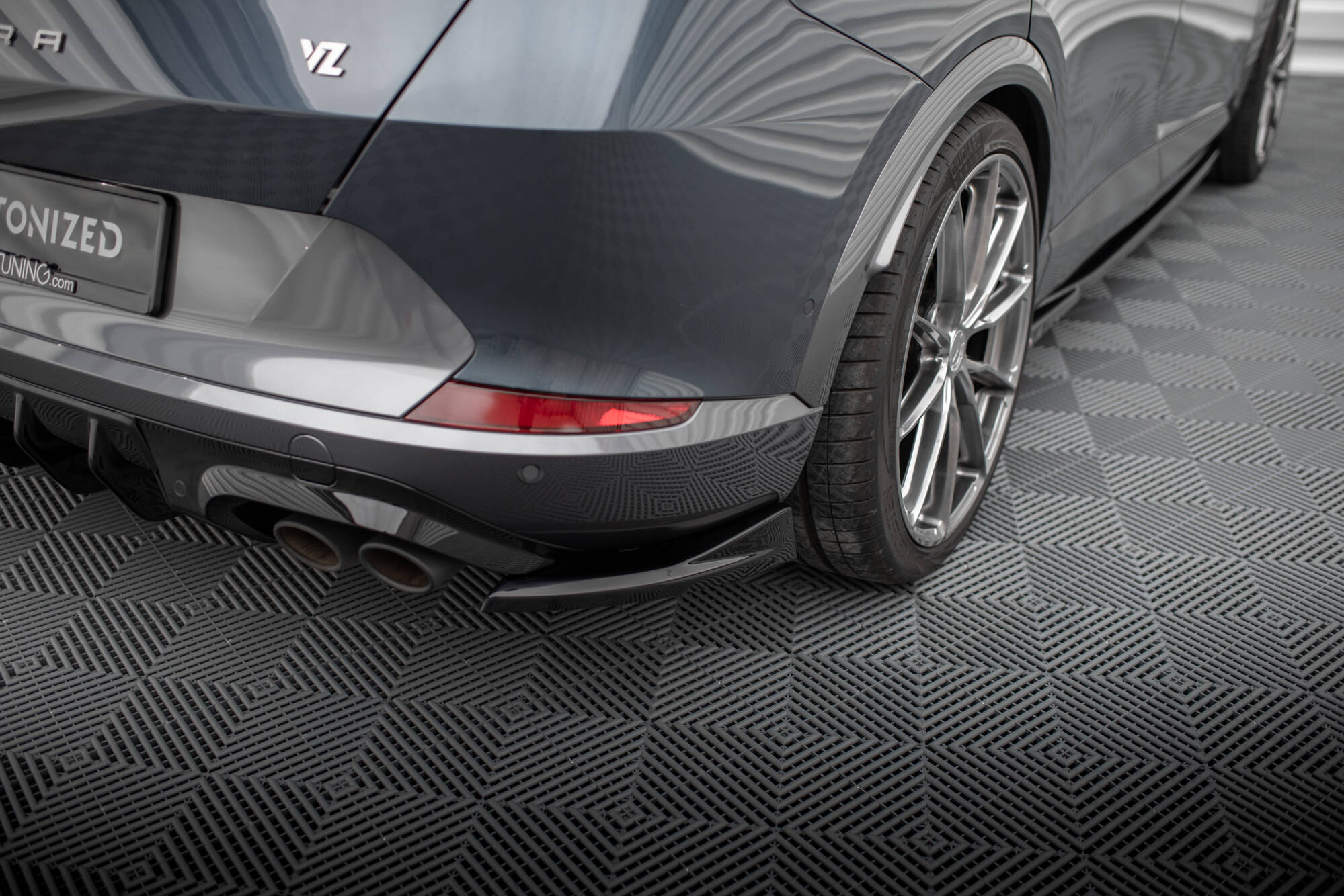 Maxton Design Heck Ansatz Flaps Diffusor V.3 passend für Cupra Formentor VZ Mk1 / Mk1 Facelift schwarz Hochglanz