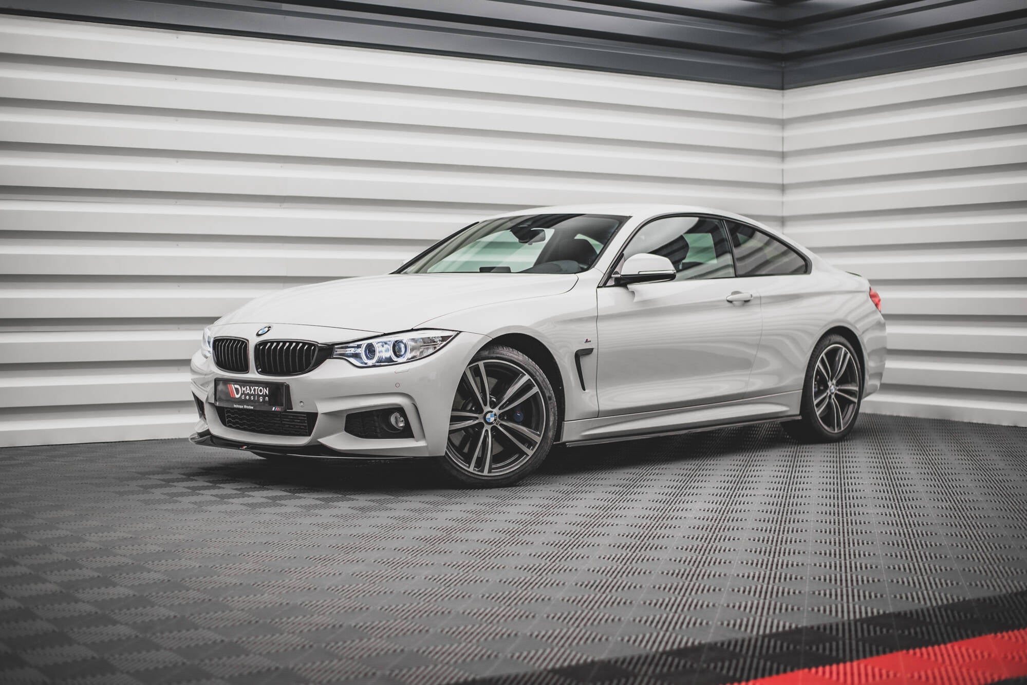 Maxton Design Street+ Spoilerlippe Front Ansatz V.2 passend für BMW 4er Coupe / Gran Coupe / Cabrio M-Paket F32 / F36 / F33 schwarz Hochglanz