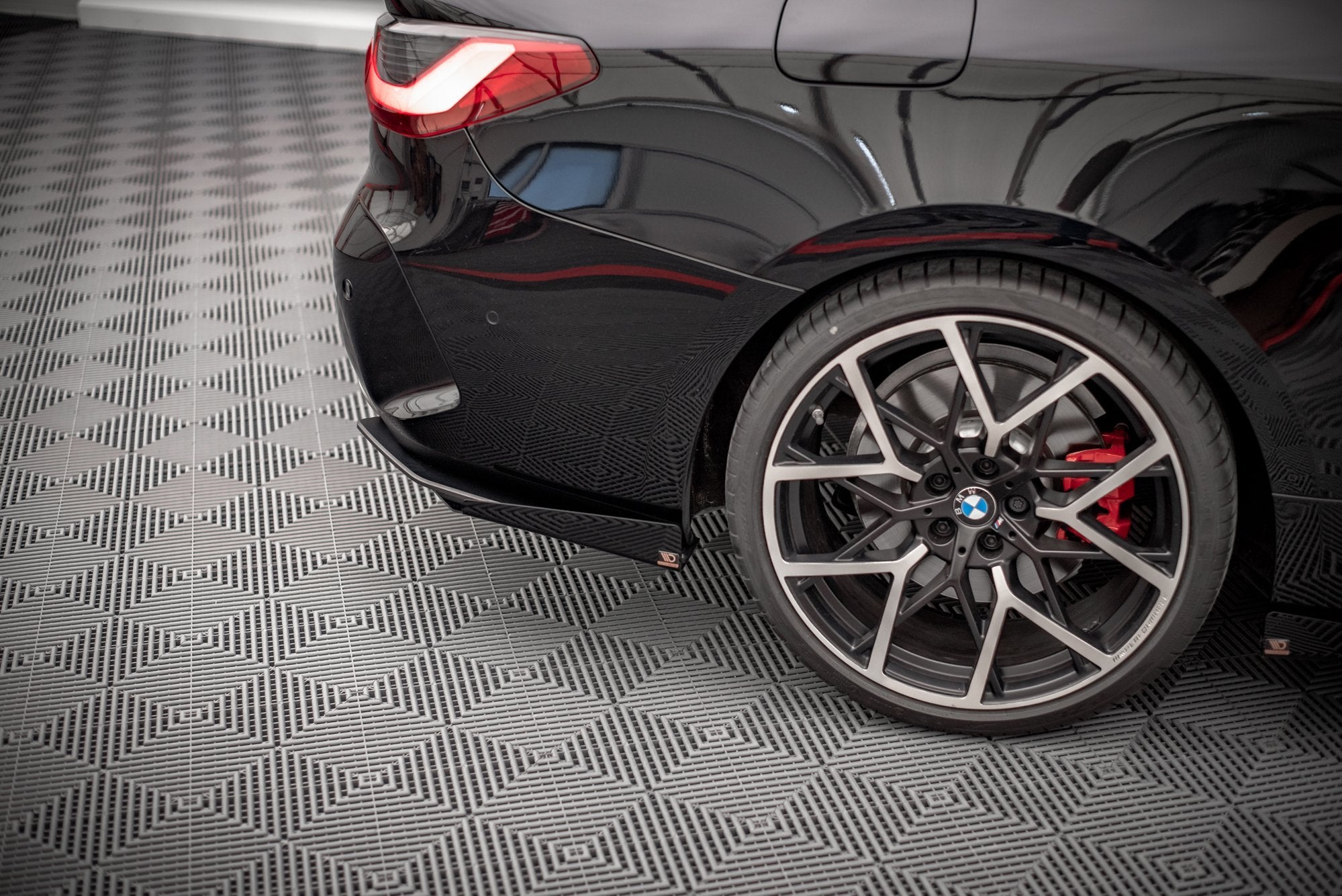 Maxton Design Street Pro Heck Ansatz Flaps Diffusor + Flaps passend für BMW 4er M-Paket G22 / G23 / G22 Facelift / G23 Facelift schwarz Hochglanz