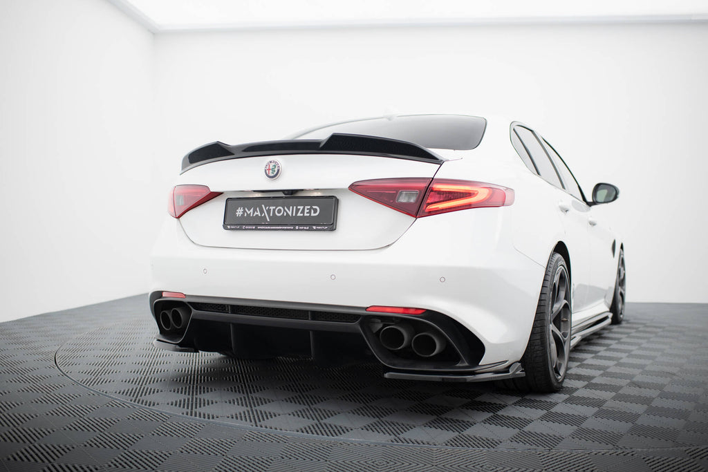 Maxton Design Spoiler CAP 3D passend für Alfa Romeo Giulia schwarz Hochglanz