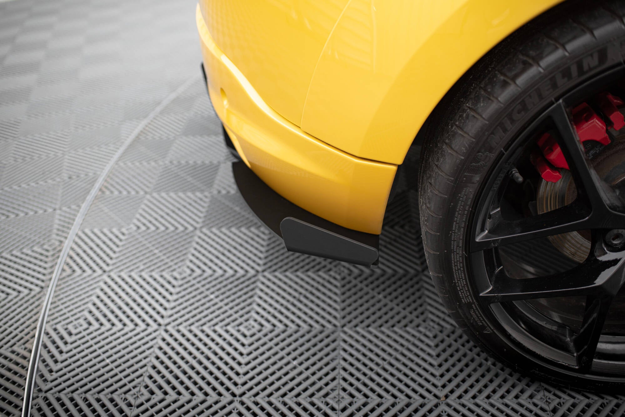 Maxton Design Heck Ansatz Flaps Diffusor passend für RENAULT MEGANE MK3 RS