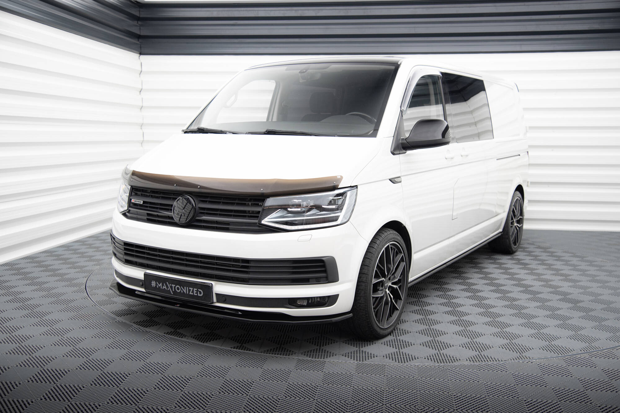 Maxton Design Street+ Spoilerlippe Front Ansatz V.2 passend für VW T6 schwarz Hochglanz