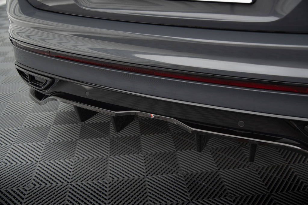 Maxton Design Street+ Mittlerer Diffusor RACE passend für VW Tiguan R-Line Mk2 Facelift schwarz Hochglanz