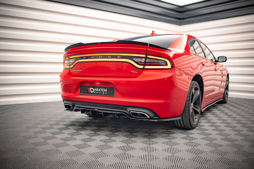 Maxton Design Street+ Mittlerer Diffusor RACE passend für Dodge Charger RT Mk7 Facelift schwarz Hochglanz