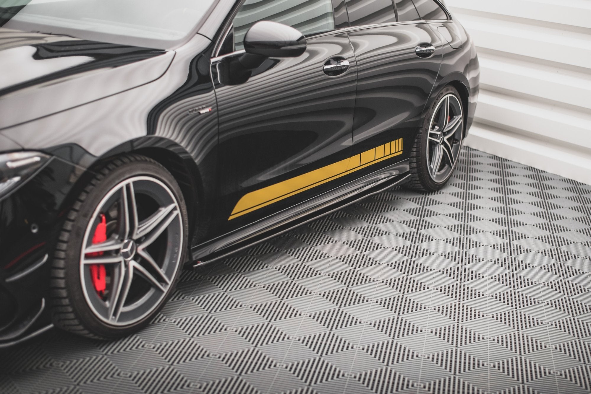 Maxton Design Street+ Seitenschweller Leisten passend für Mercedes-AMG CLA 35 / 45 C118 schwarz Hochglanz