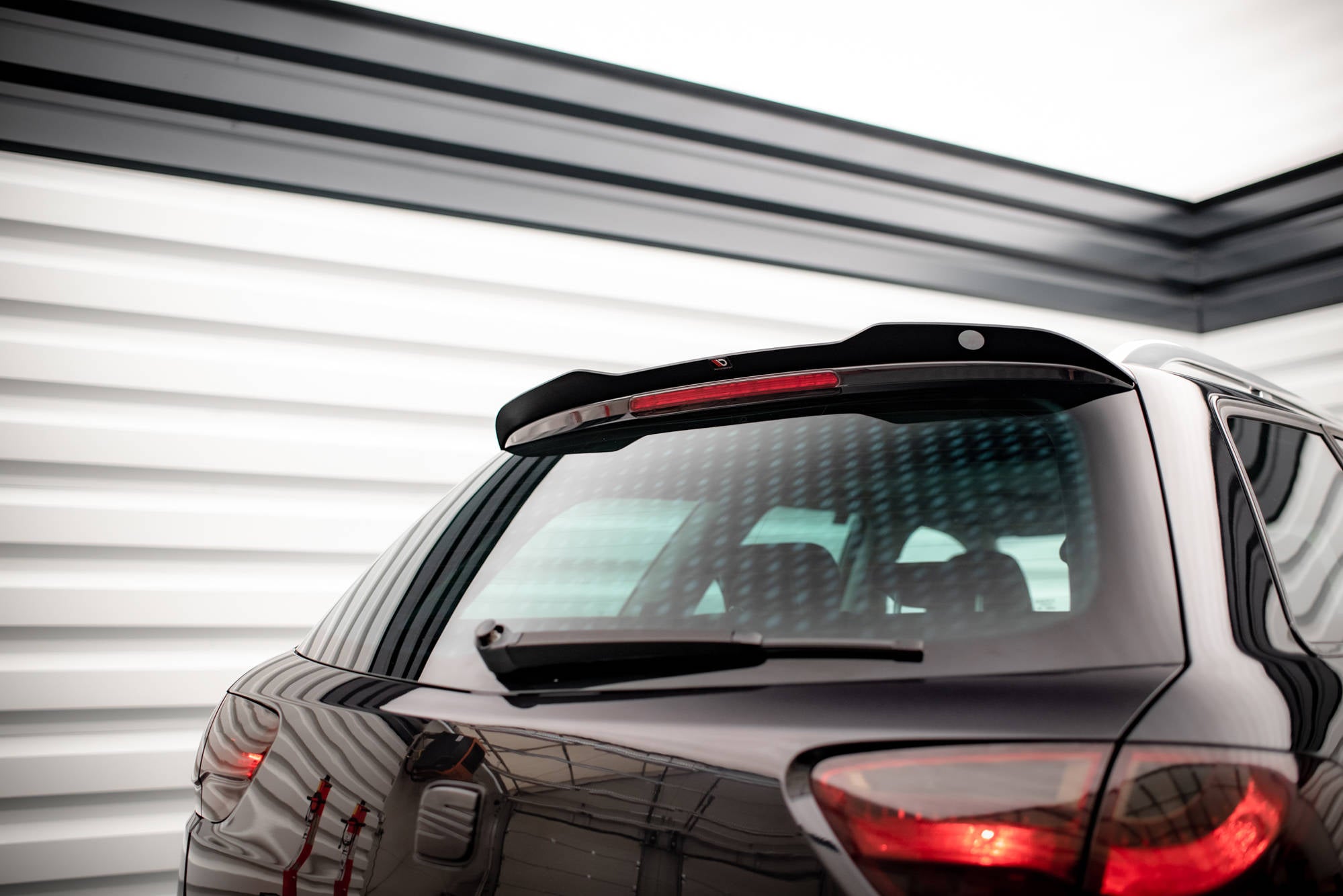 Maxton Design Spoiler CAP passend für Seat Exeo ST schwarz Hochglanz
