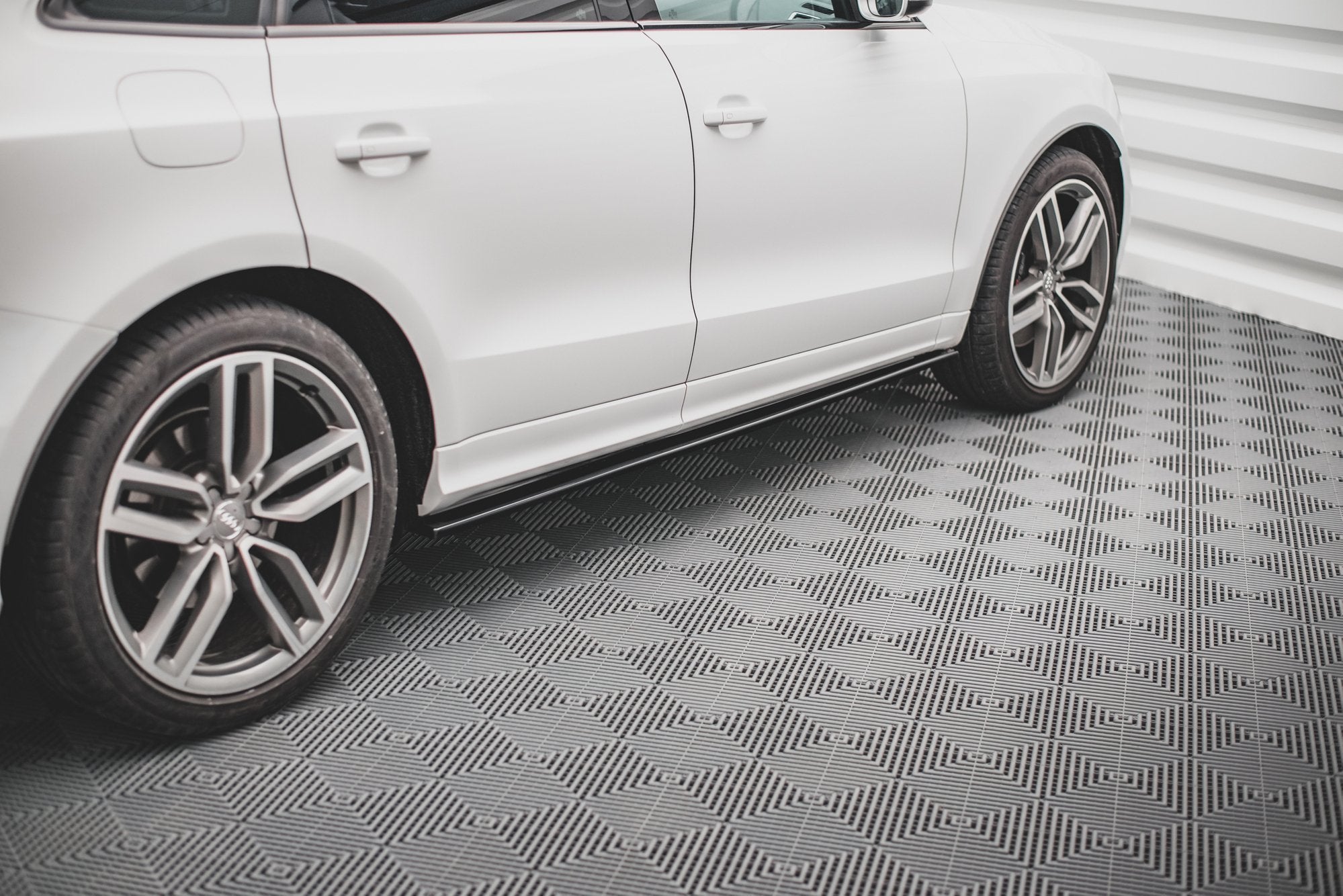 Maxton Design Street+ Seitenschweller Leisten passend für Audi SQ5 / Q5 S-Line Mk1 (8R) schwarz Hochglanz