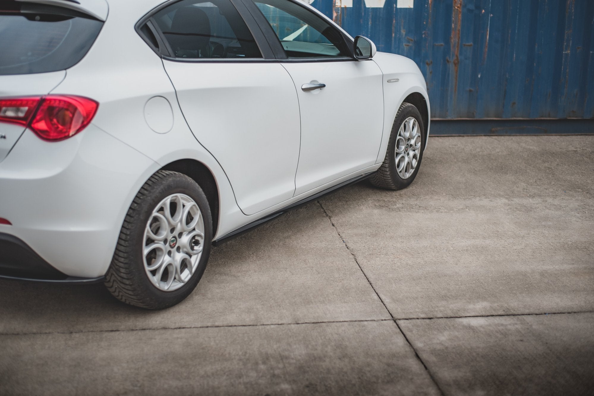Maxton Design Street+ Seitenschweller Leisten V.2 passend für Alfa Romeo Giulietta schwarz Hochglanz
