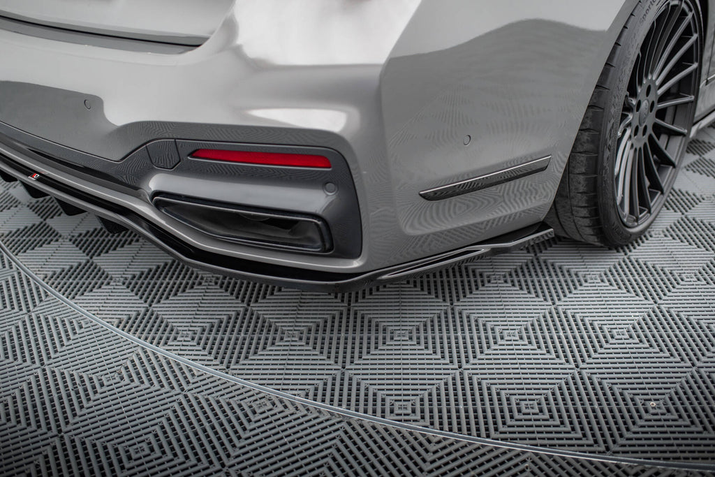 Maxton Design Street+ Mittlerer Diffusor RACE V.2 passend für BMW 7 M-Paket G11 / G12 Facelift schwarz Hochglanz