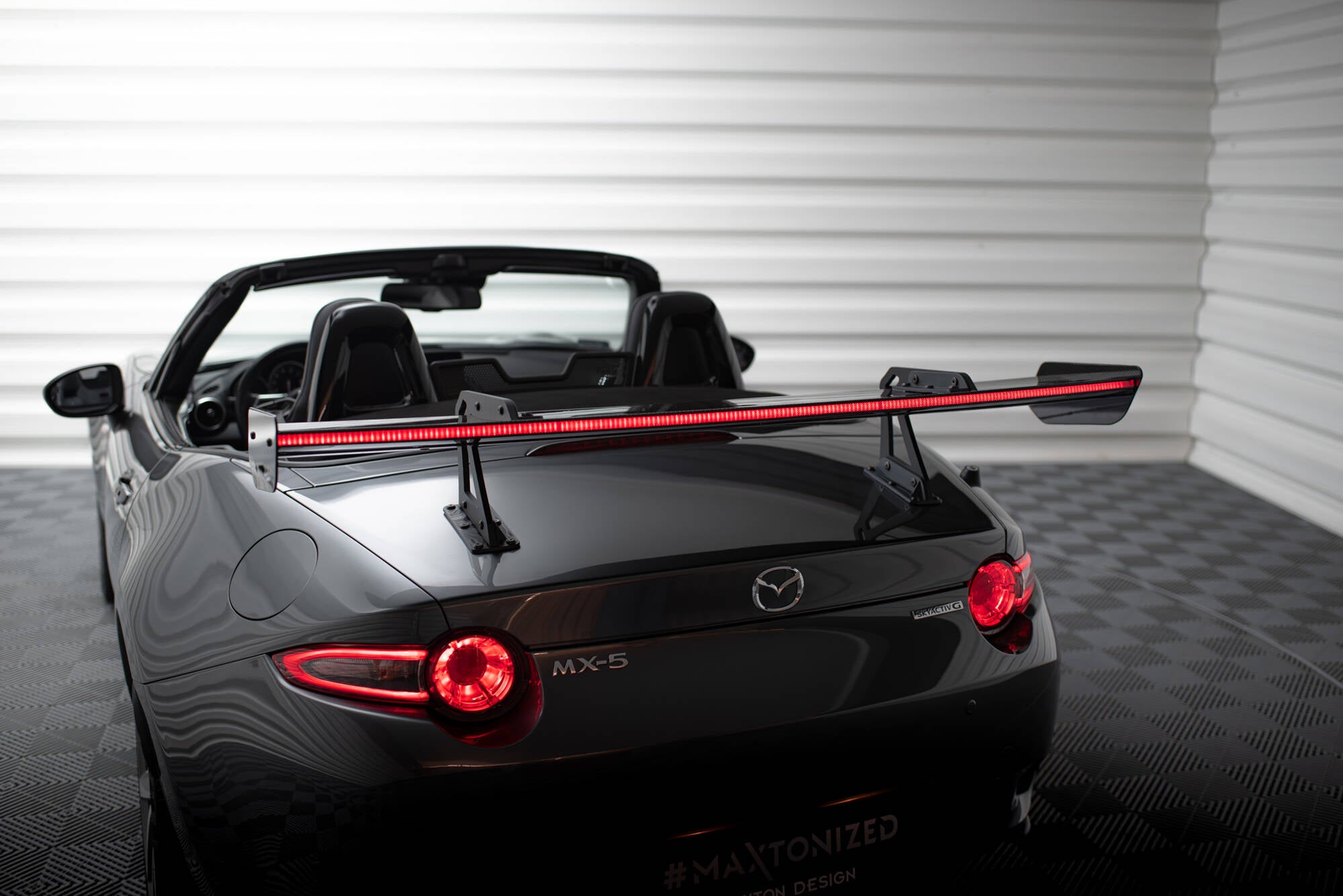 Maxton Design Carbon Spoiler With Upper Swan Mounting + LED Mazda MX-5 ND (Mk4) für Mazda MX-5 Mk4 (ND)