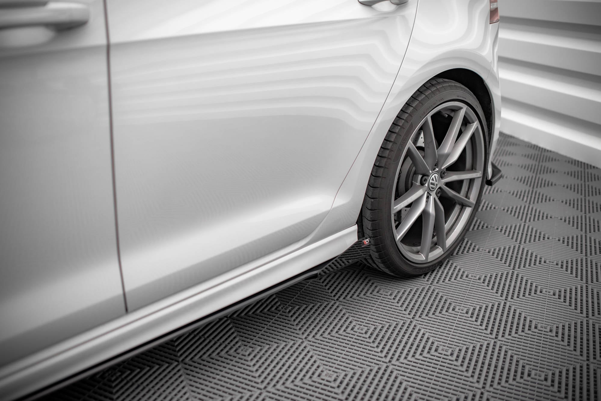 Maxton Design Seitenschweller Flaps passend für VW Golf R Mk7 schwarz Hochglanz