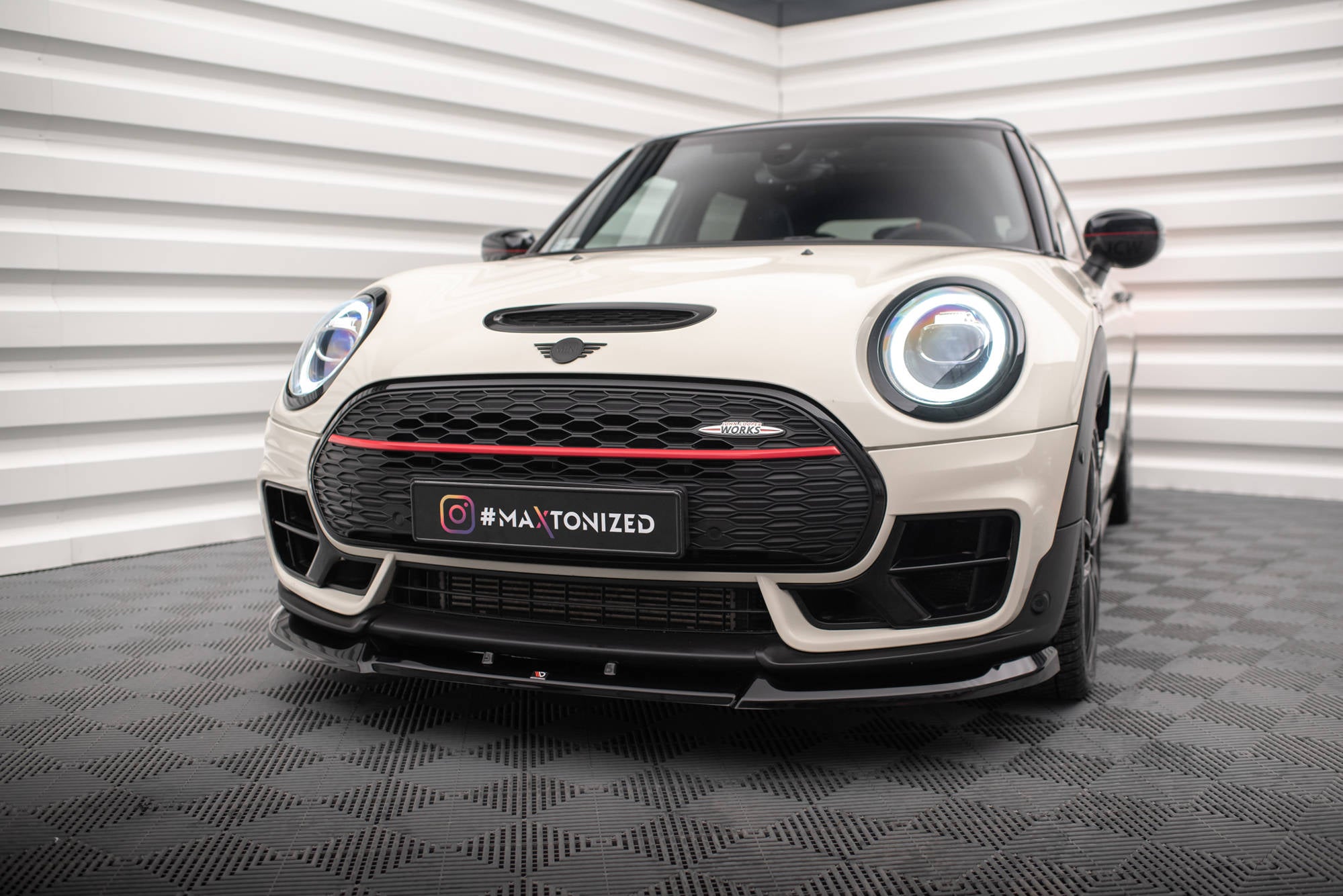 Maxton Design Street+ Spoilerlippe Front Ansatz V.1 passend für Mini Cooper Clubman John Cooper Works F54 Facelift schwarz Hochglanz