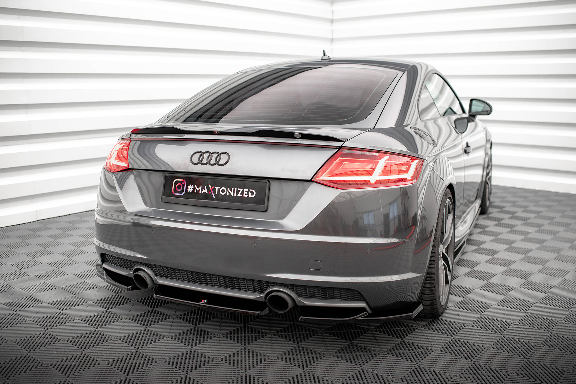 Maxton Design Heckansatz Audi TT S-Line 8S schwarz Hochglanz für Audi TT