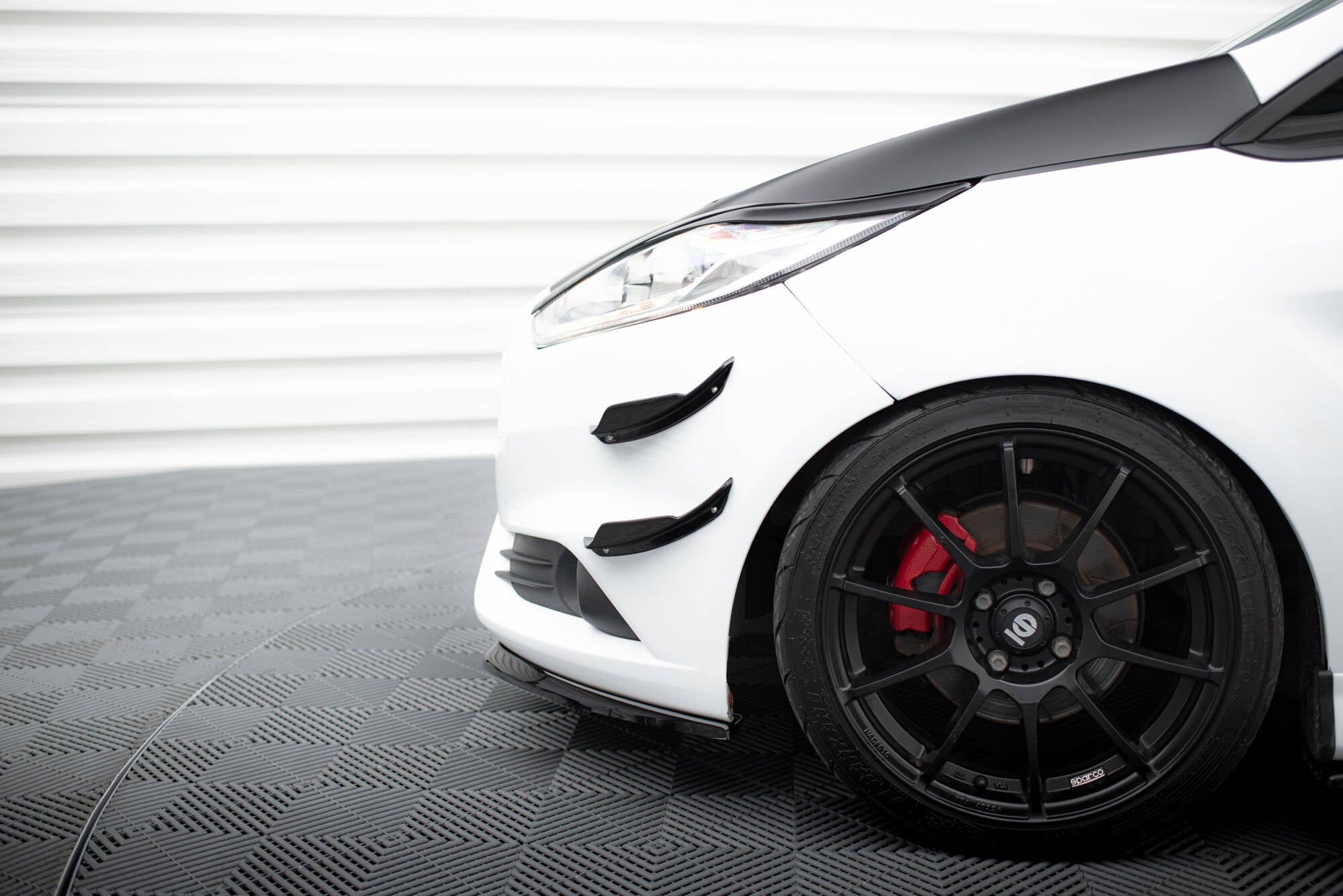 Maxton Design Stoßstangen Flaps Wings vorne Canards passend für Ford Fiesta 7 ST Facelift
