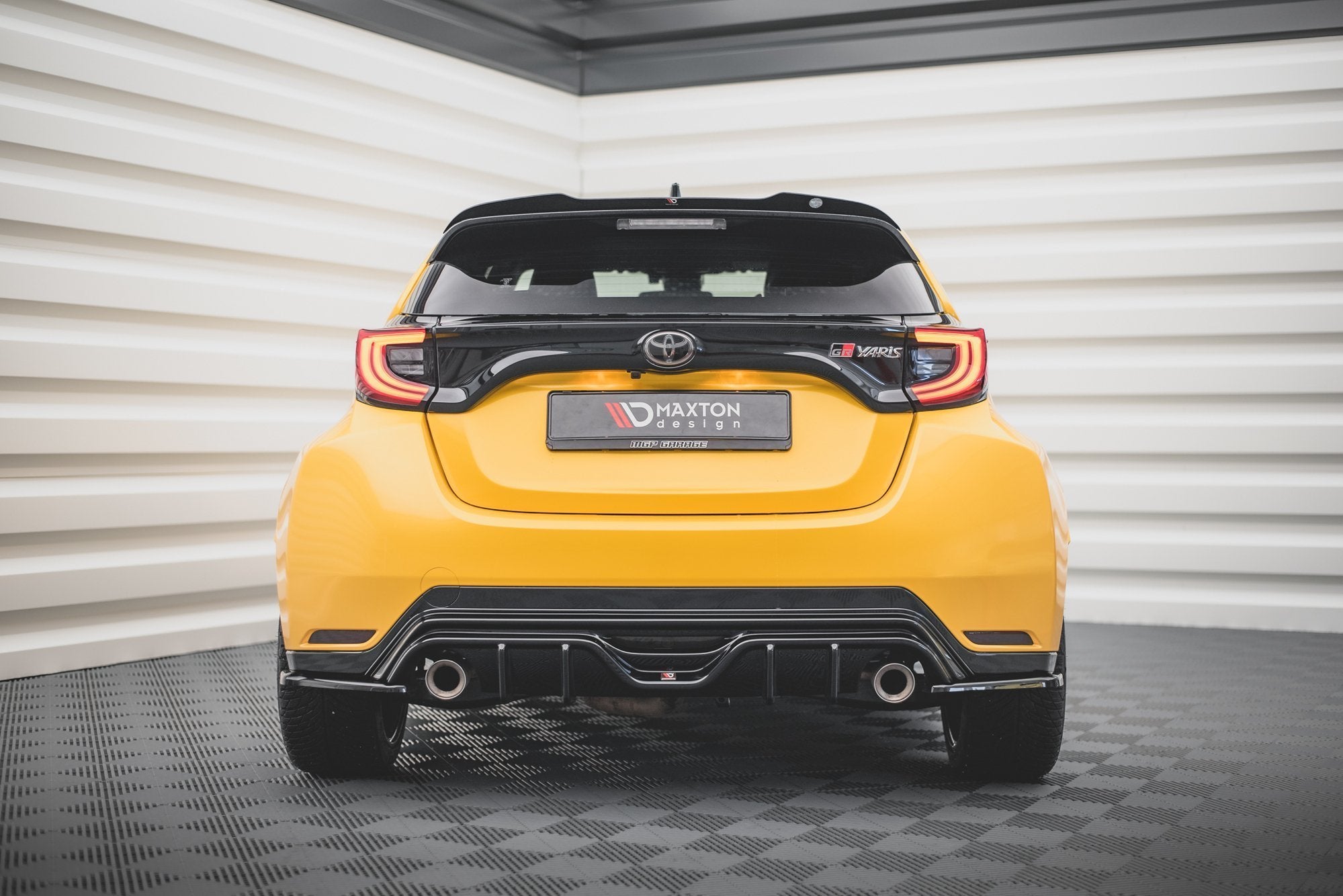 Maxton Design Diffusor Heck Ansatz passend für Toyota GR Yaris Mk4 schwarz Hochglanz