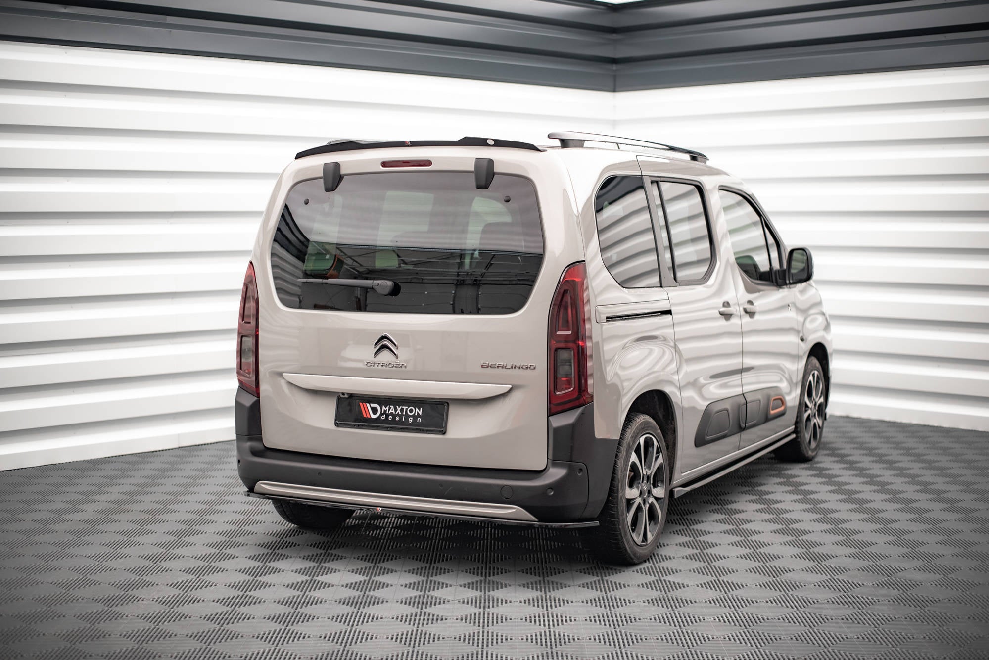 Maxton Design Heckansatz Citroen Berlingo Mk3 schwarz Hochglanz für Citroen Berlingo Mk3