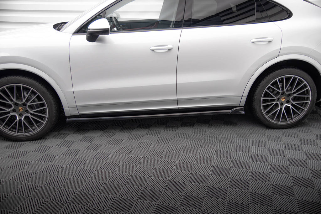 Maxton Design Street+ Seitenschweller Leisten V.2 passend für Porsche Cayenne SUV / Coupe Mk3 Facelift schwarz Hochglanz