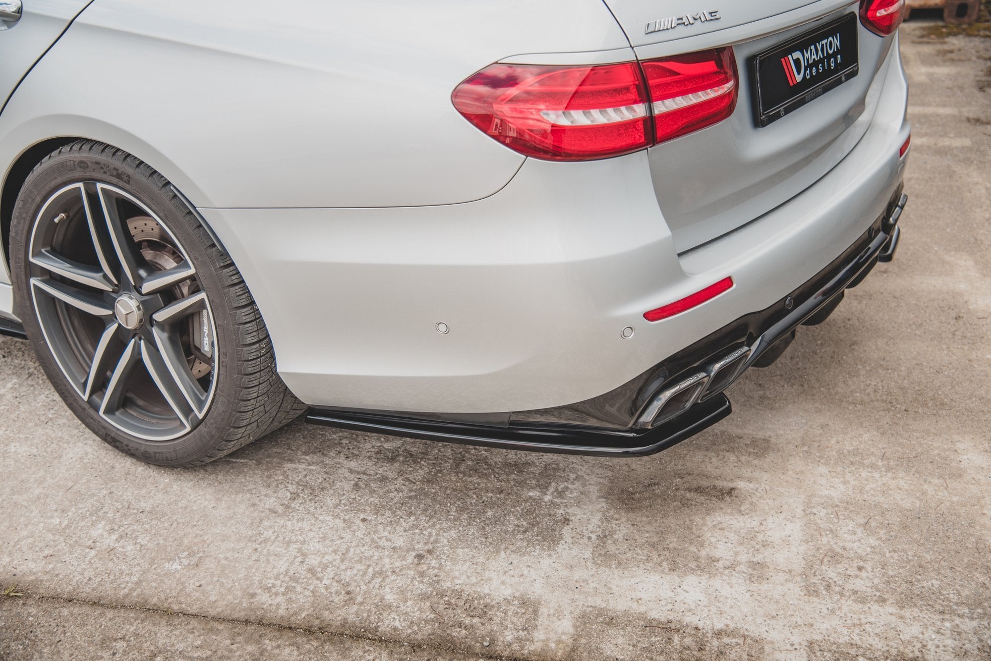 Maxton Design Heck Ansatz Flaps Diffusor passend für Mercedes-Benz E63 AMG Kombi/Limousine S213/W213 schwarz Hochglanz