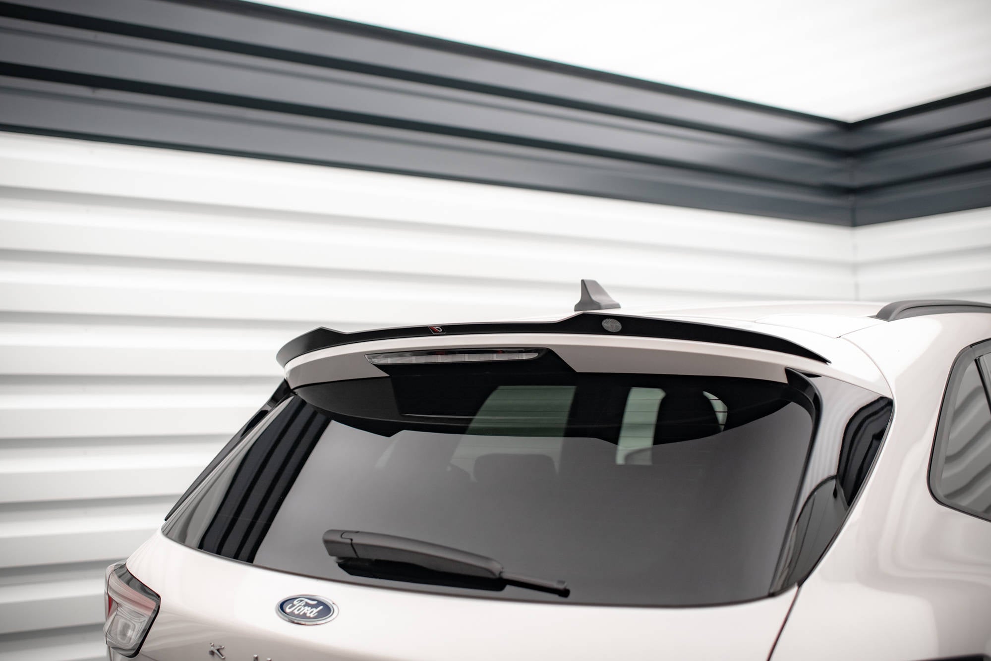 Maxton Design Spoiler CAP passend für Ford Kuga ST-Line Mk3 schwarz Hochglanz