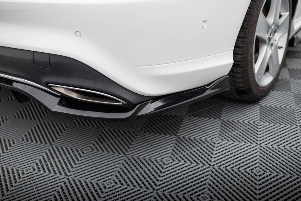 Maxton Design Street+ Mittlerer Diffusor RACE passend für Mercedes-Benz CLA C117 Facelift schwarz Hochglanz