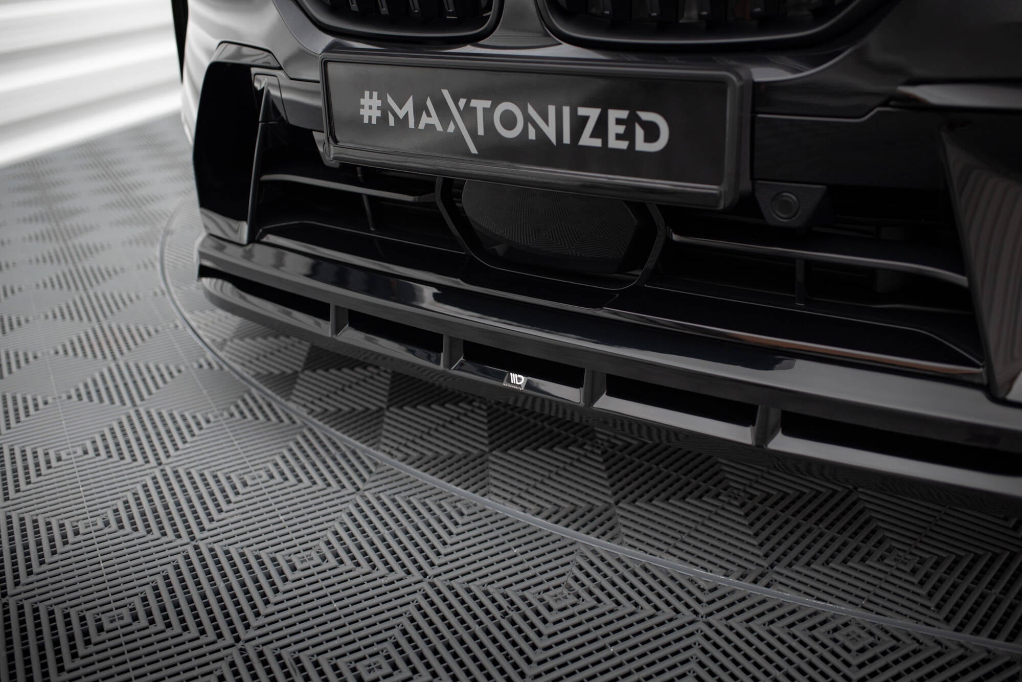 Maxton Design Street+ Spoilerlippe Front Ansatz passend für BMW X7 M-Paket G07 Facelift schwarz Hochglanz