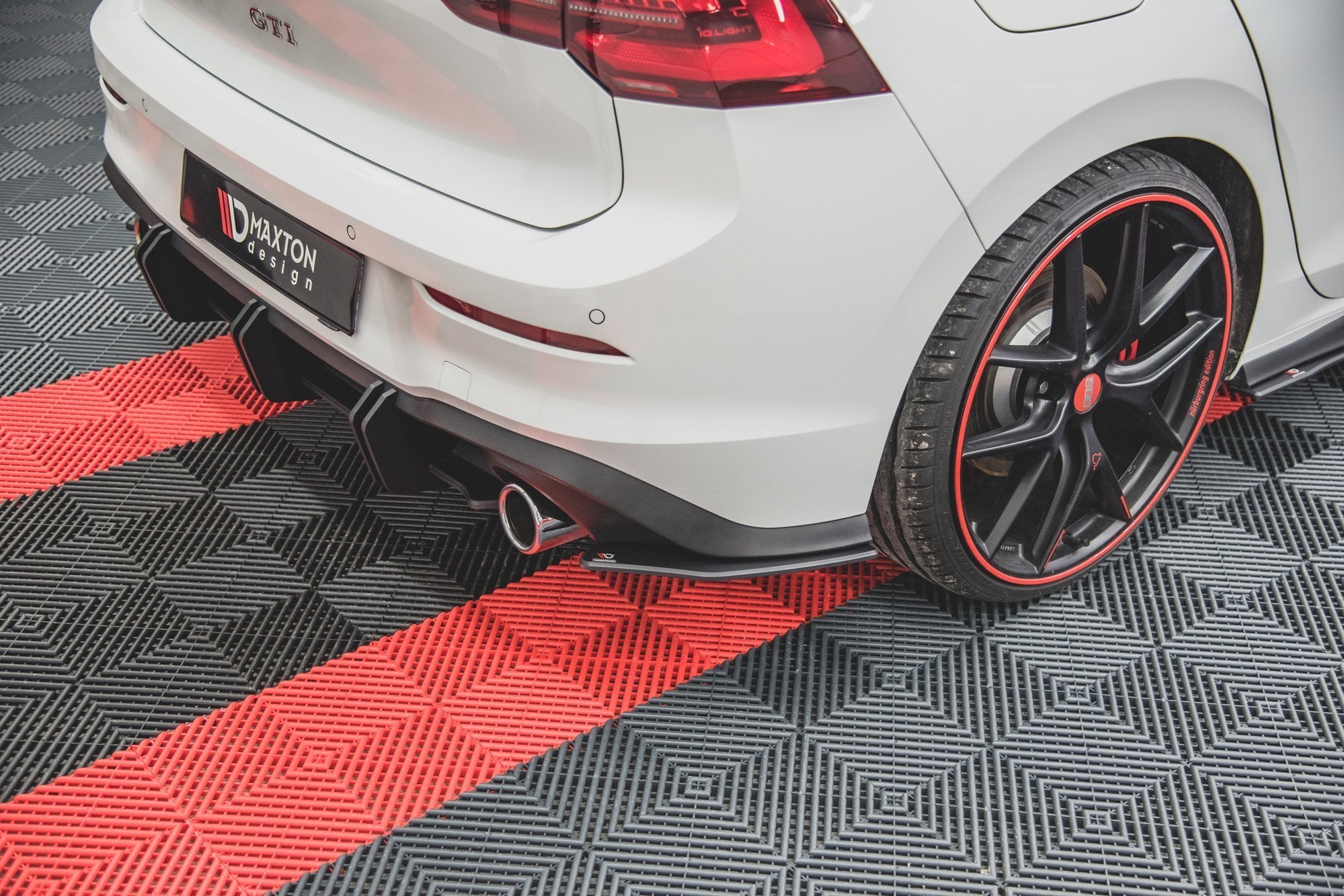 Maxton Design Street Pro Heck Ansatz Flaps Diffusor V.1 passend für VW Golf GTI / GTE / R-Line Mk8