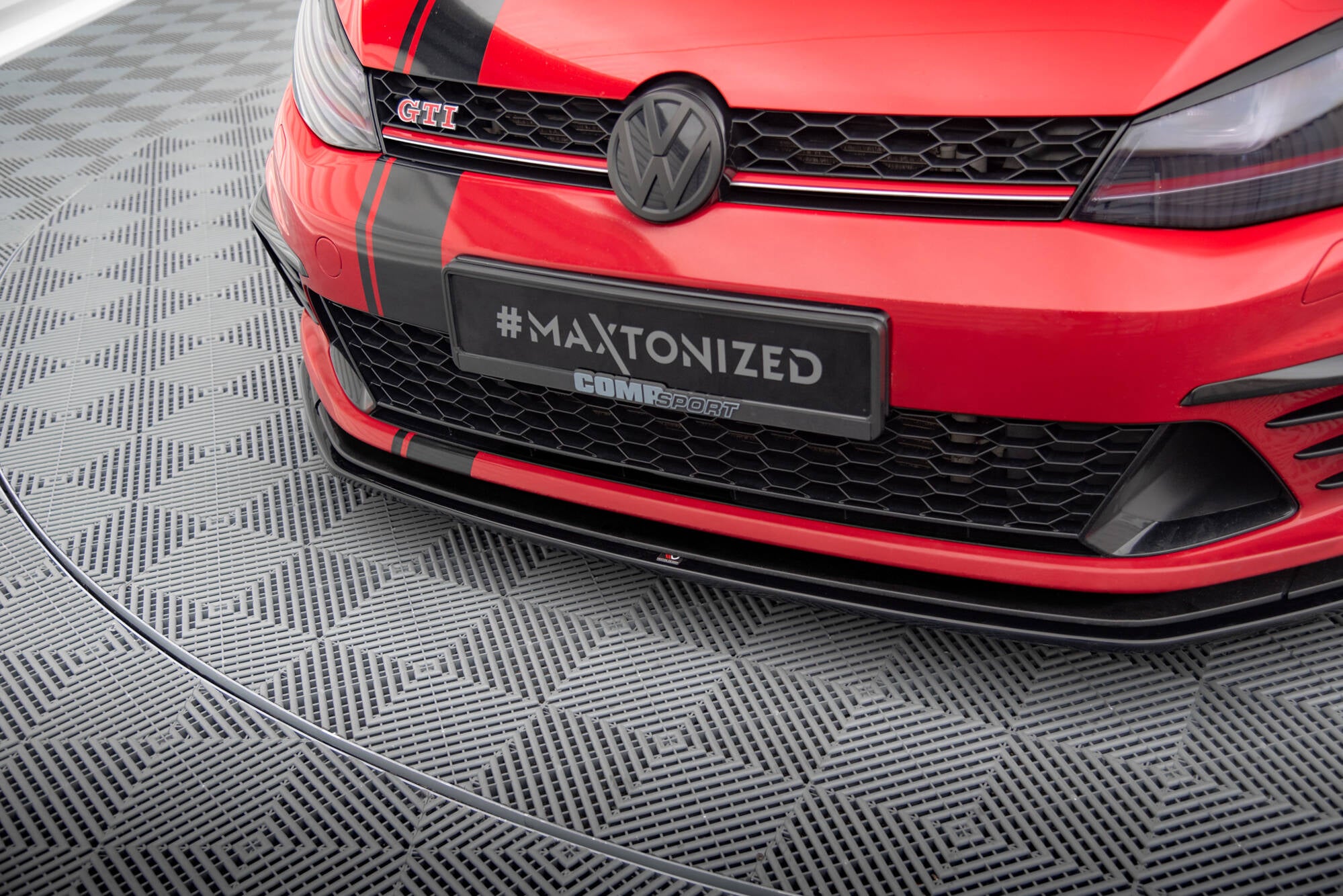 Maxton Design Street+ Spoilerlippe Front Ansatz passend für VW Golf GTI Clubsport Mk7 schwarz Hochglanz