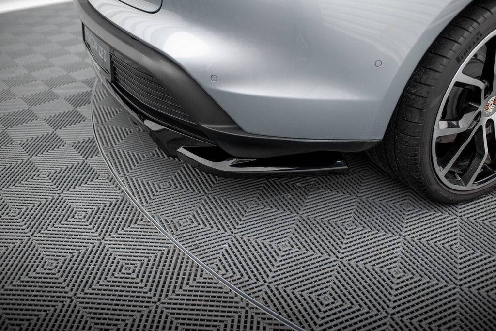 Maxton Design Street+ Mittlerer Diffusor RACE passend für Porsche Taycan / Taycan 4 / Taycan 4S / Taycan GTS Mk1 schwarz Hochglanz