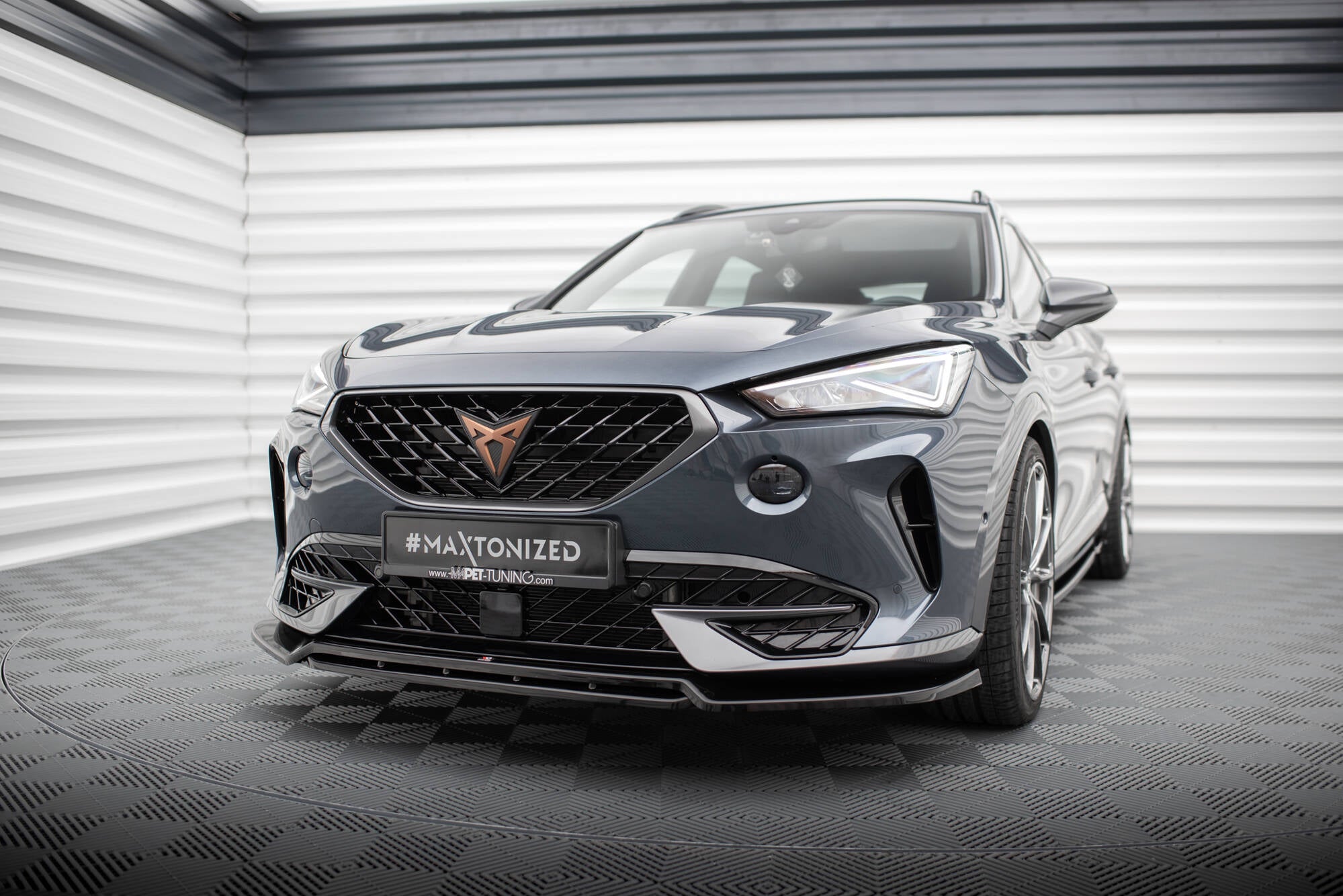 Maxton Design Street+ Spoilerlippe Front Ansatz V.5 passend für Cupra Formentor Mk1 schwarz Hochglanz