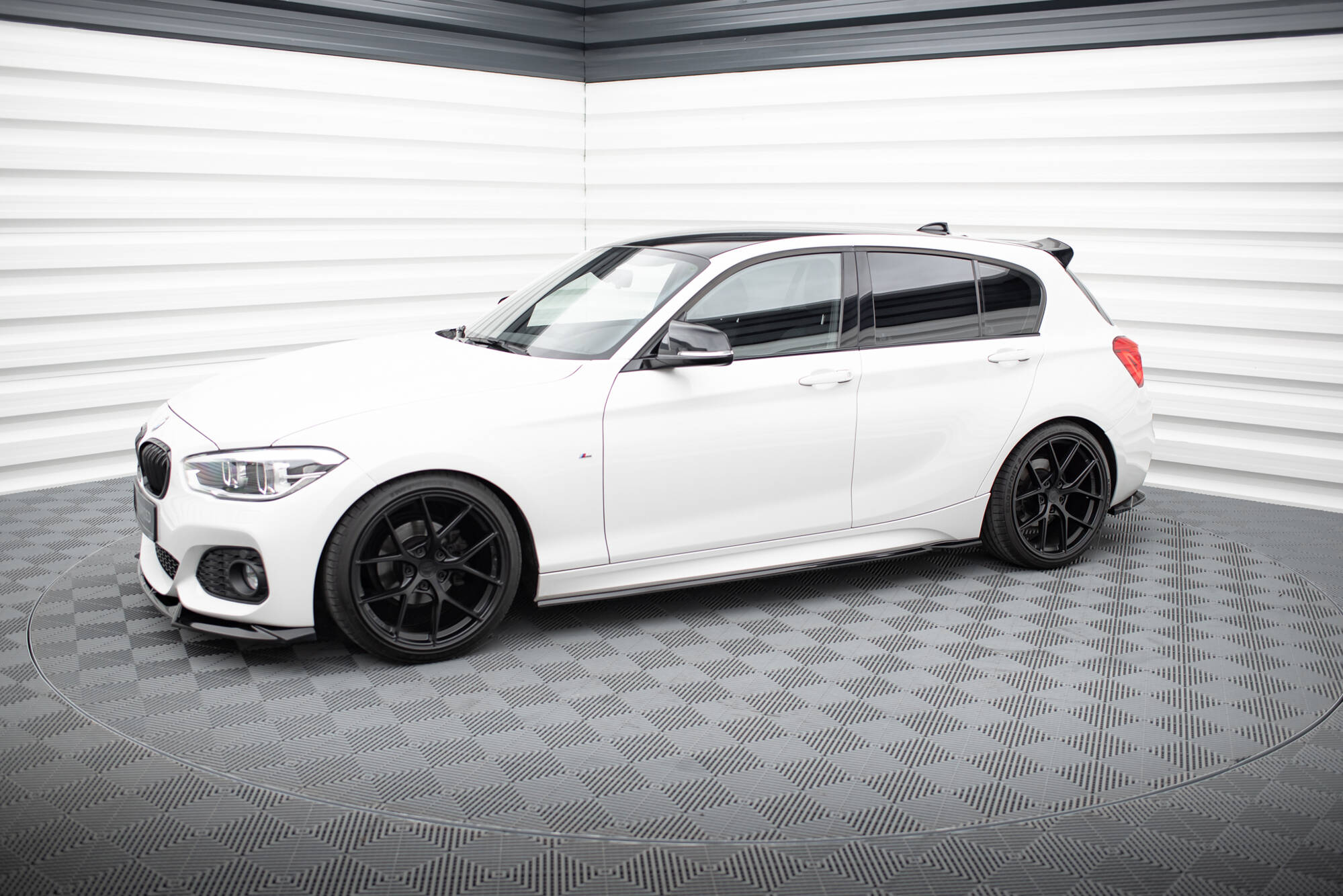 Maxton Design Street+ Seitenschweller Leisten passend für V.5 BMW 1er M-Paket / M140i F20 Facelift schwarz Hochglanz