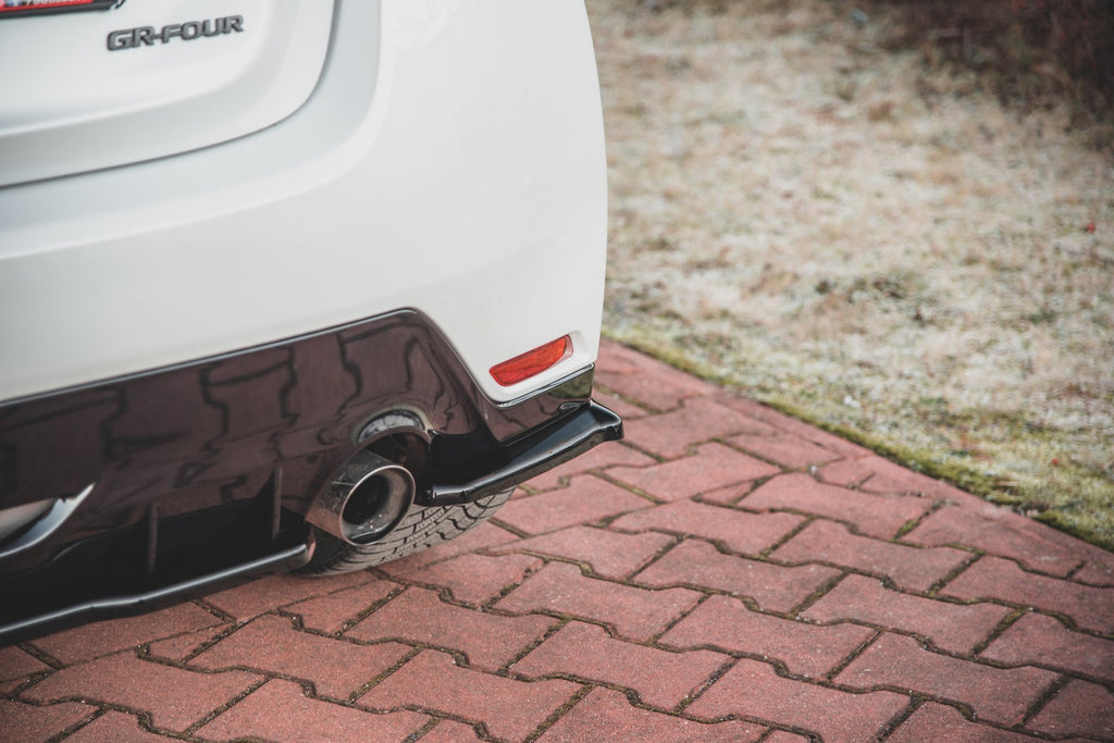 Maxton Design Heck Ansatz Flaps Diffusor V.1 passend für Toyota GR Yaris Mk4 schwarz Hochglanz