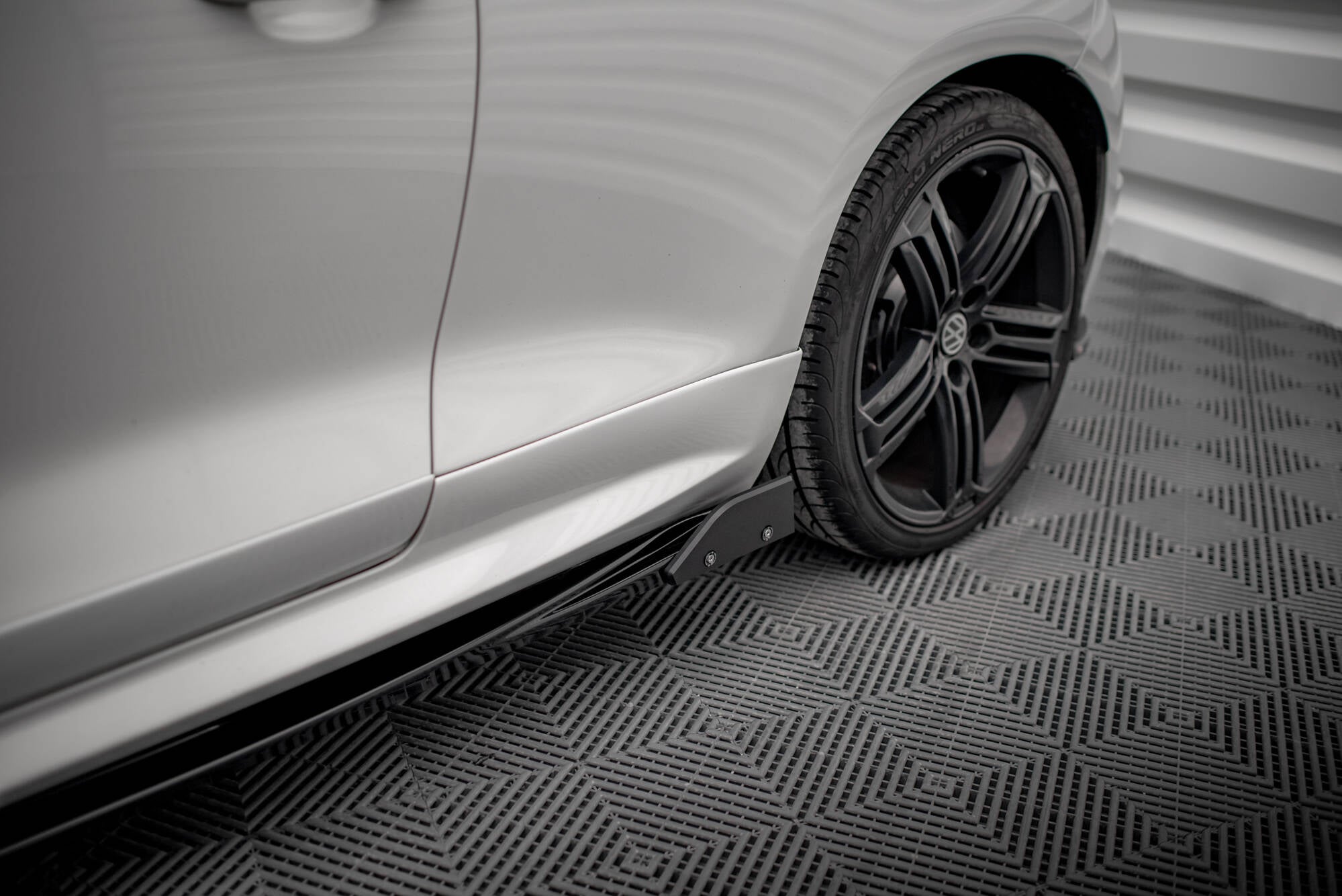Maxton Design Street+ Seitenschweller Leisten V.2 passend für + Flaps passend für VW Scirocco R Mk3 / Mk3 Facelift