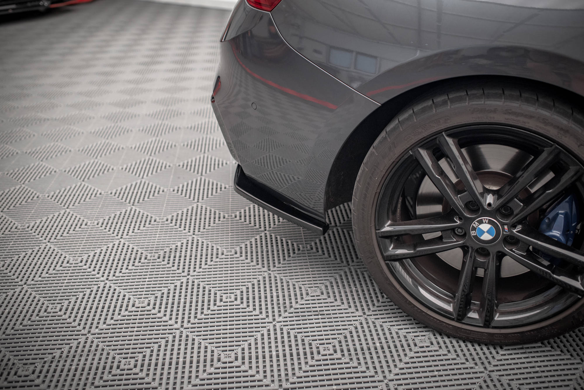 Maxton Design Heck Ansatz Flaps Diffusor passend für BMW 1er F20 Facelift M-power schwarz Hochglanz