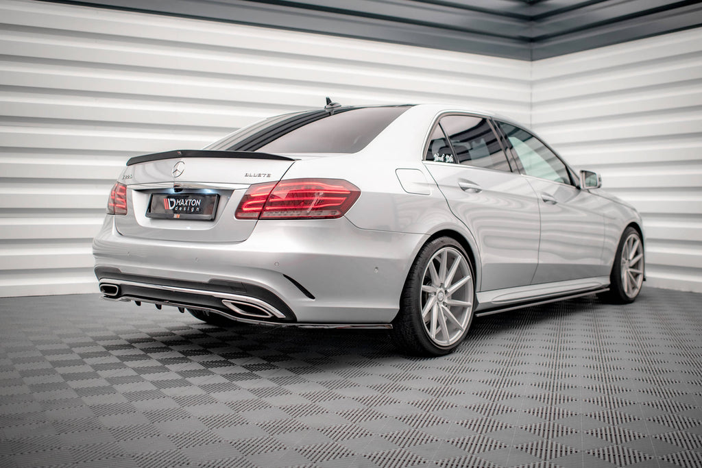 Maxton Design Street+ Mittlerer Diffusor RACE passend für Mercedes-Benz E AMG-Line Limousine W212 Facelift schwarz Hochglanz