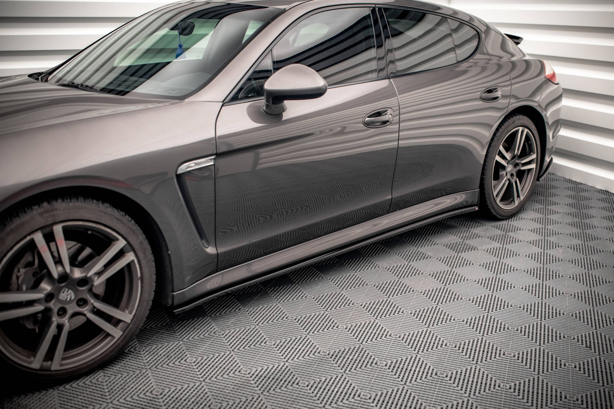 Maxton Design Street+ Seitenschweller Leisten V.2 passend für Porsche Panamera / Panamera Diesel / Panamera Turbo 970 schwarz Hochglanz