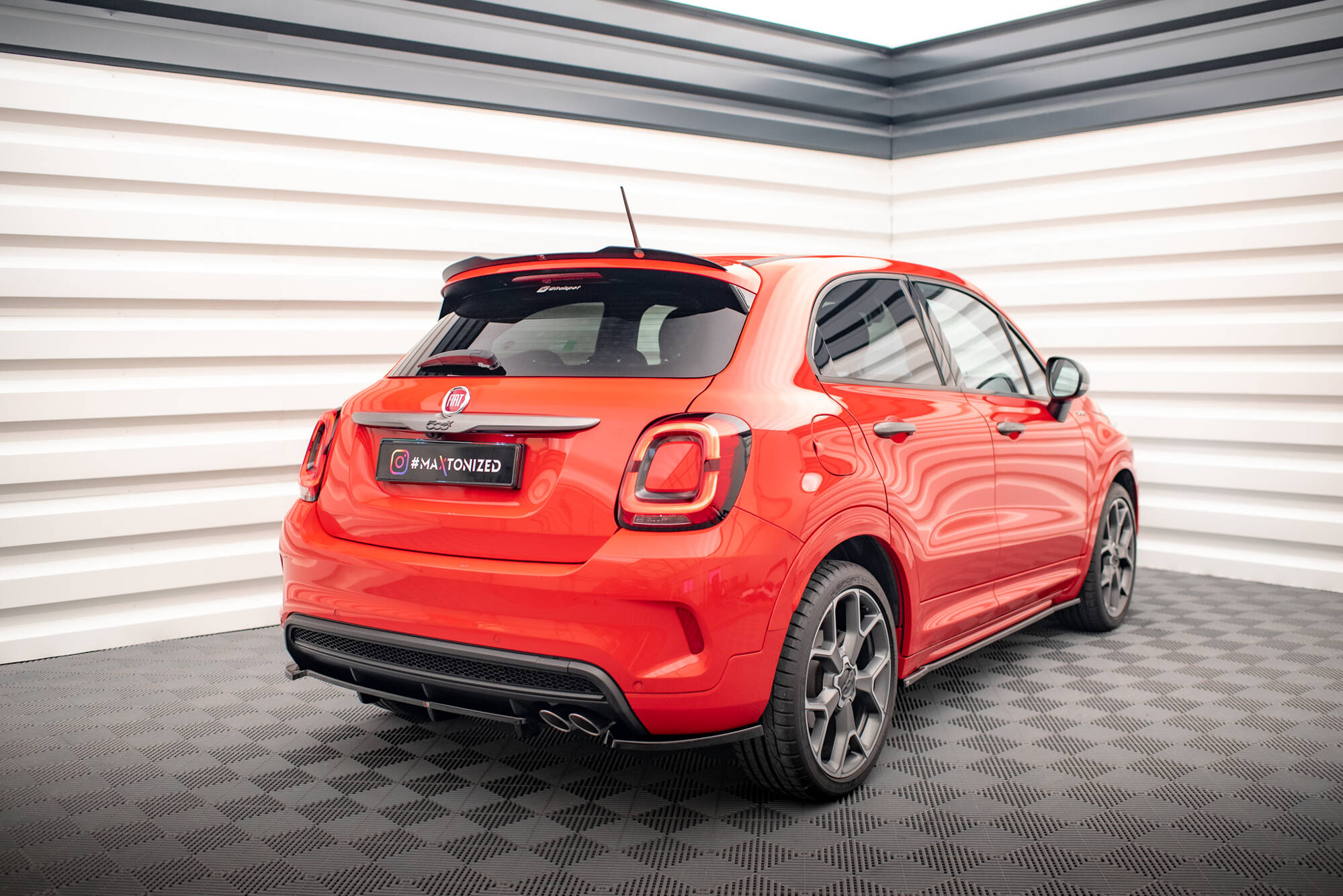 Maxton Design Spoiler CAP passend für Fiat 500X Sport Mk1 Facelift schwarz Hochglanz