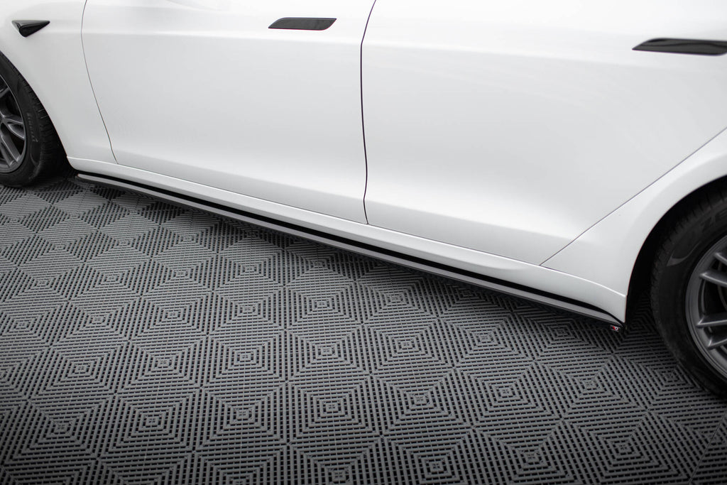 Maxton Design Street+ Seitenschweller Leisten V.2 passend für Tesla Model S Plaid Mk1 Facelift schwarz Hochglanz