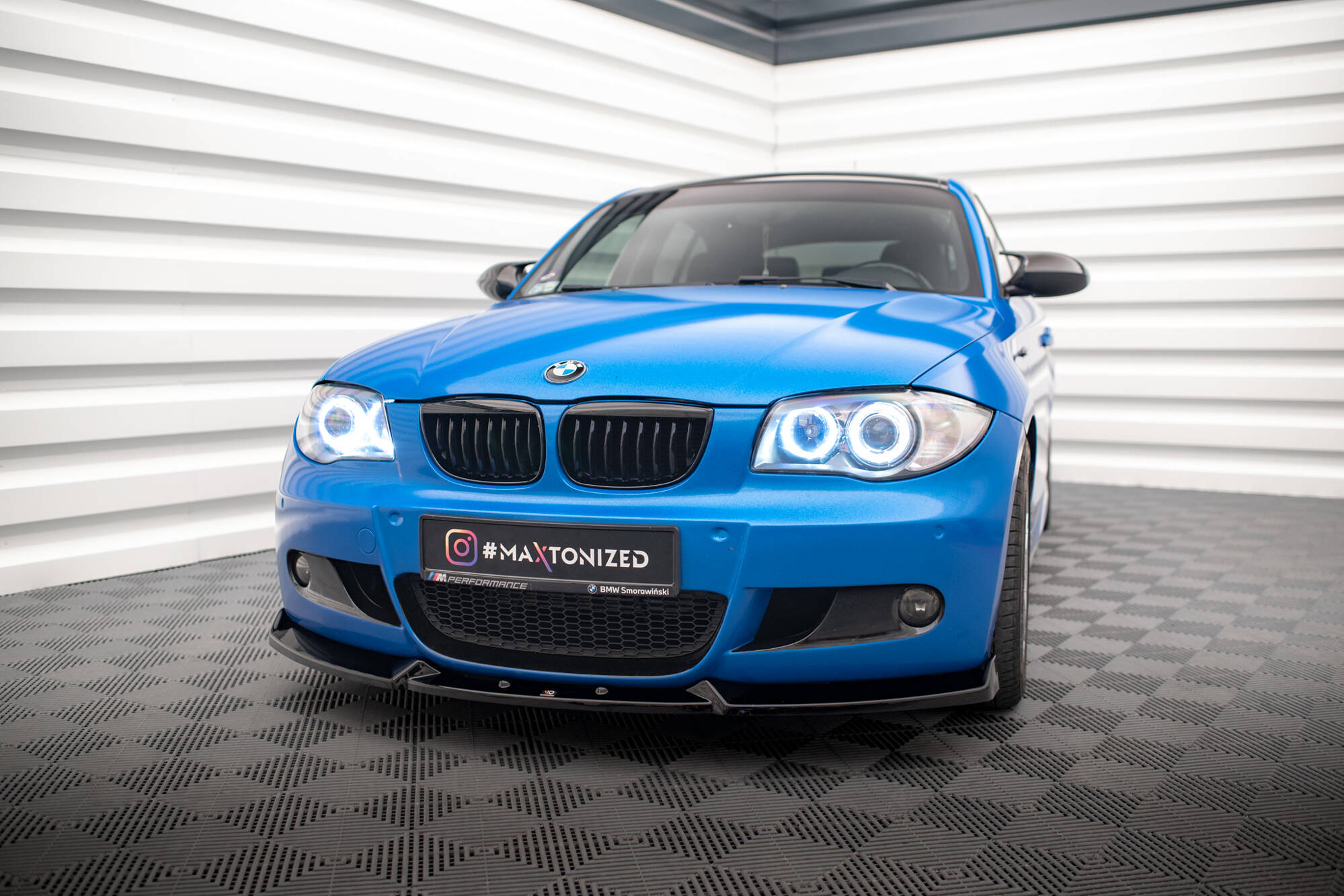 Maxton Design Street+ Spoilerlippe Front Ansatz V.2 passend für BMW 1er M-Paket E87 / E81 Facelift schwarz Hochglanz