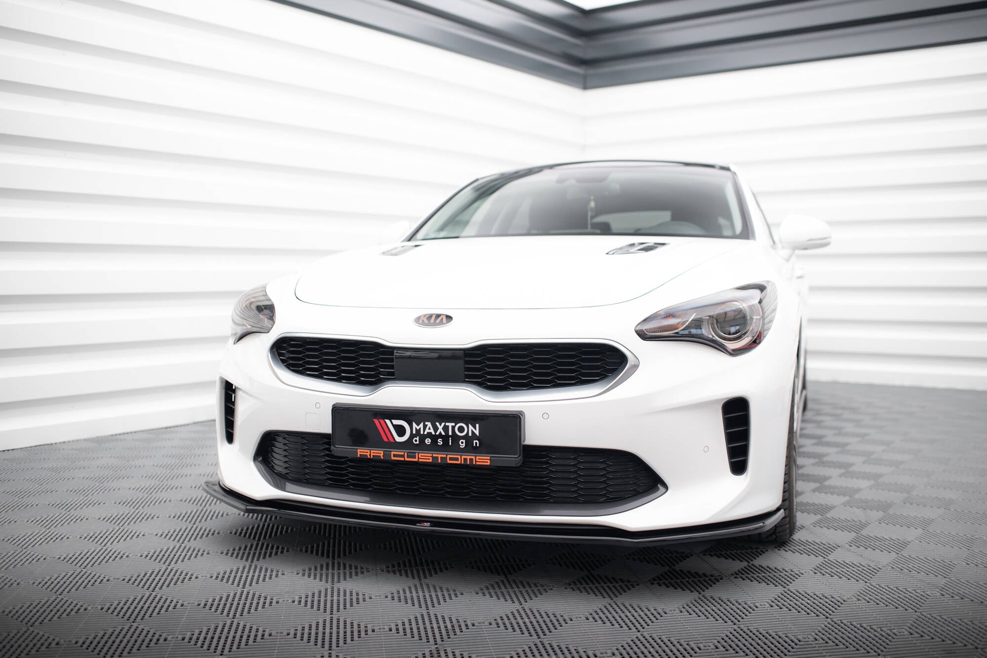 Maxton Design Street+ Spoilerlippe Front Ansatz V.1 passend für Kia Stinger GT / GT-Line / Standard Mk1 schwarz Hochglanz